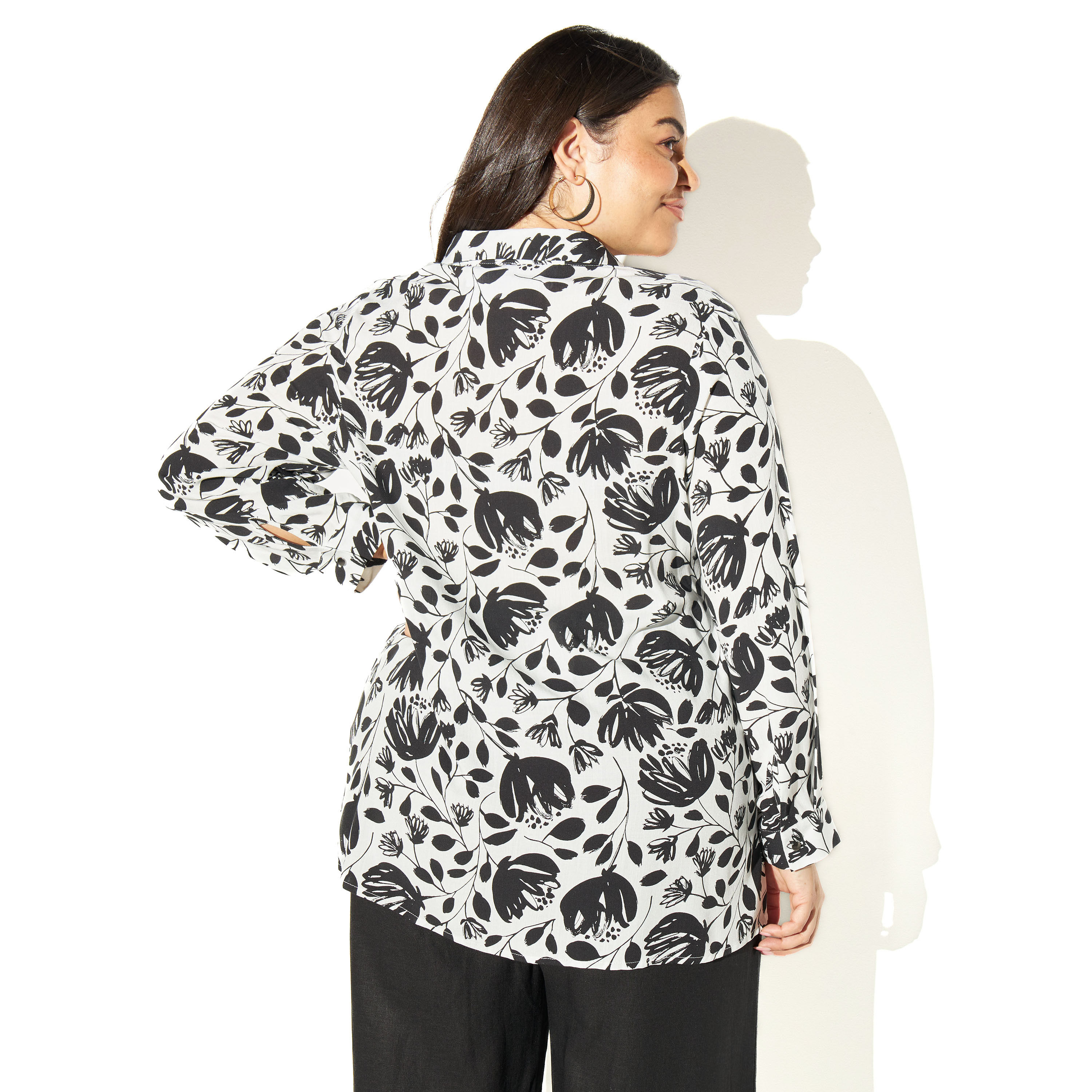 قميص مقاس كبير بأكمام طويلة وطبعات زهرية-women-clothing-shirtsandblouses-blouses-image-3
