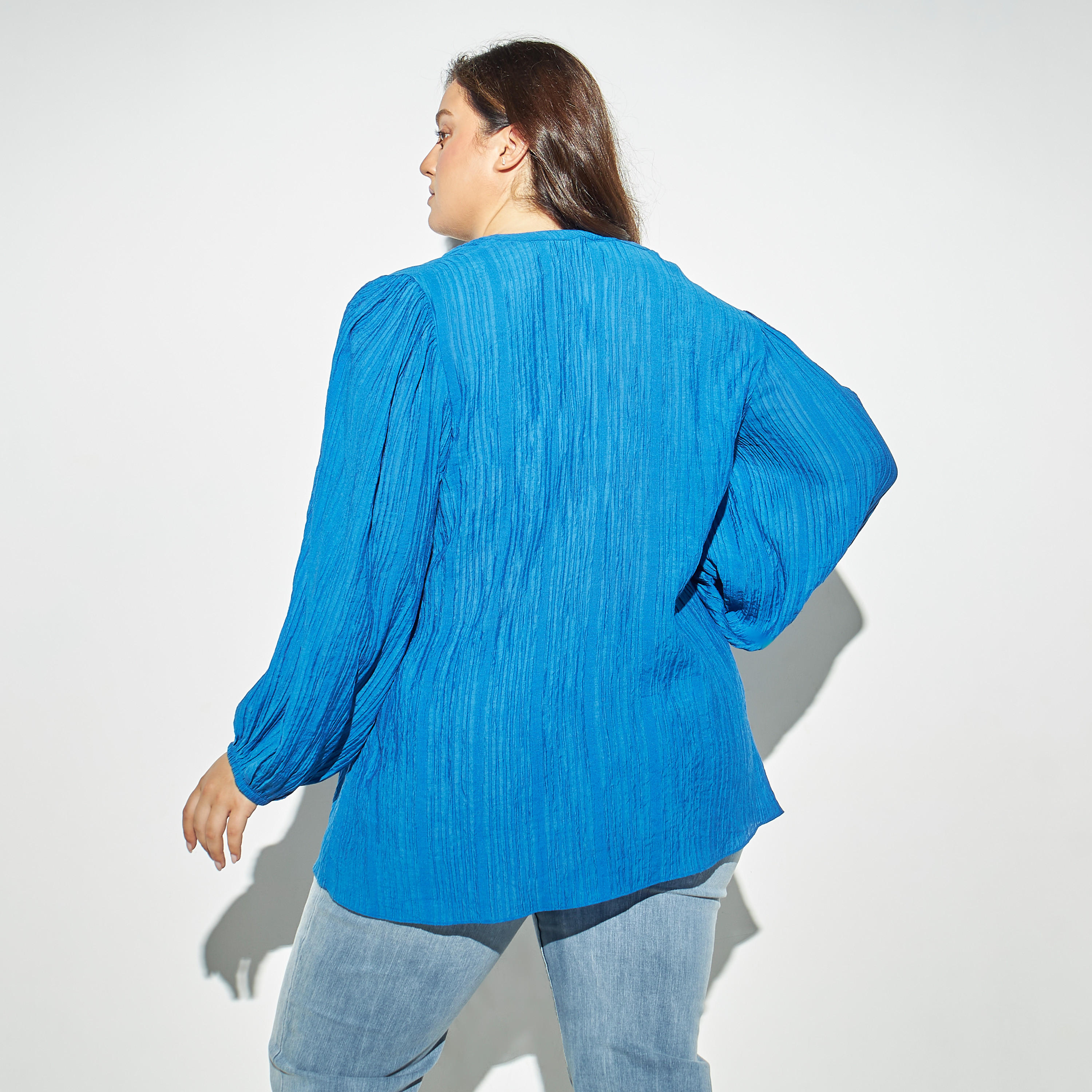 بلوزة بارزة الملمس بطيات وأكمام كبيرة-women-clothing-shirtsandblouses-blouses-image-3
