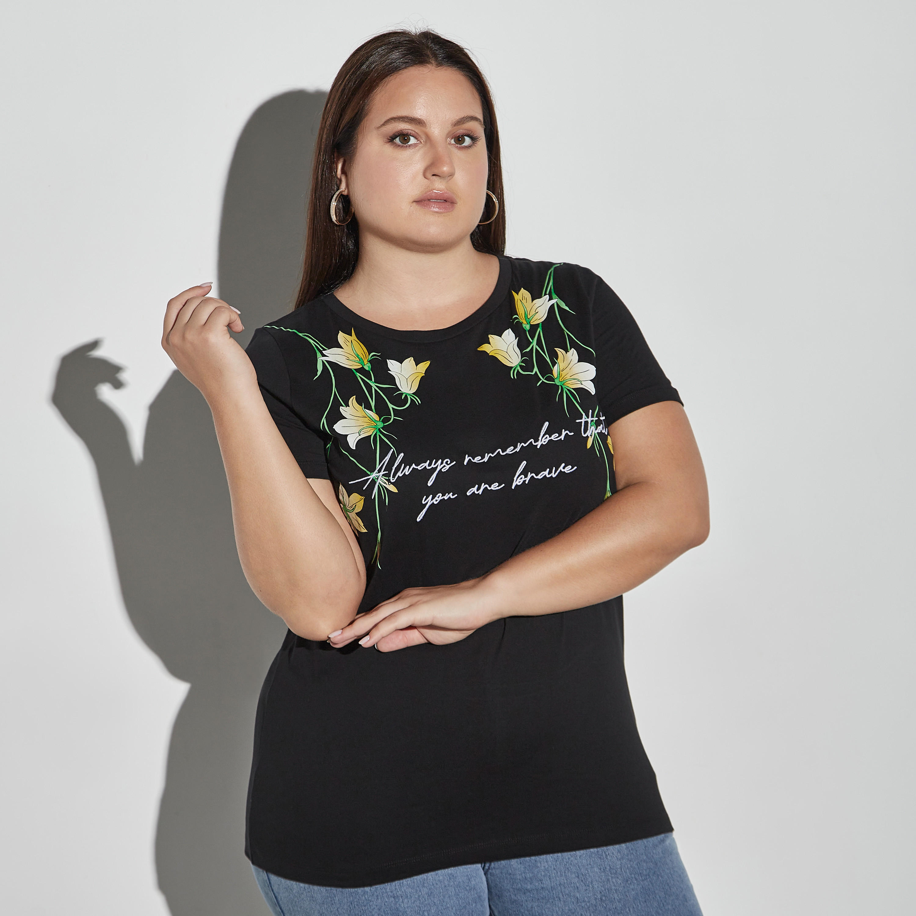 تيشيرت مقاس واسع بأكمام قصيرة وياقة مستديرة وطبعات-women-clothing-tshirts-image-1