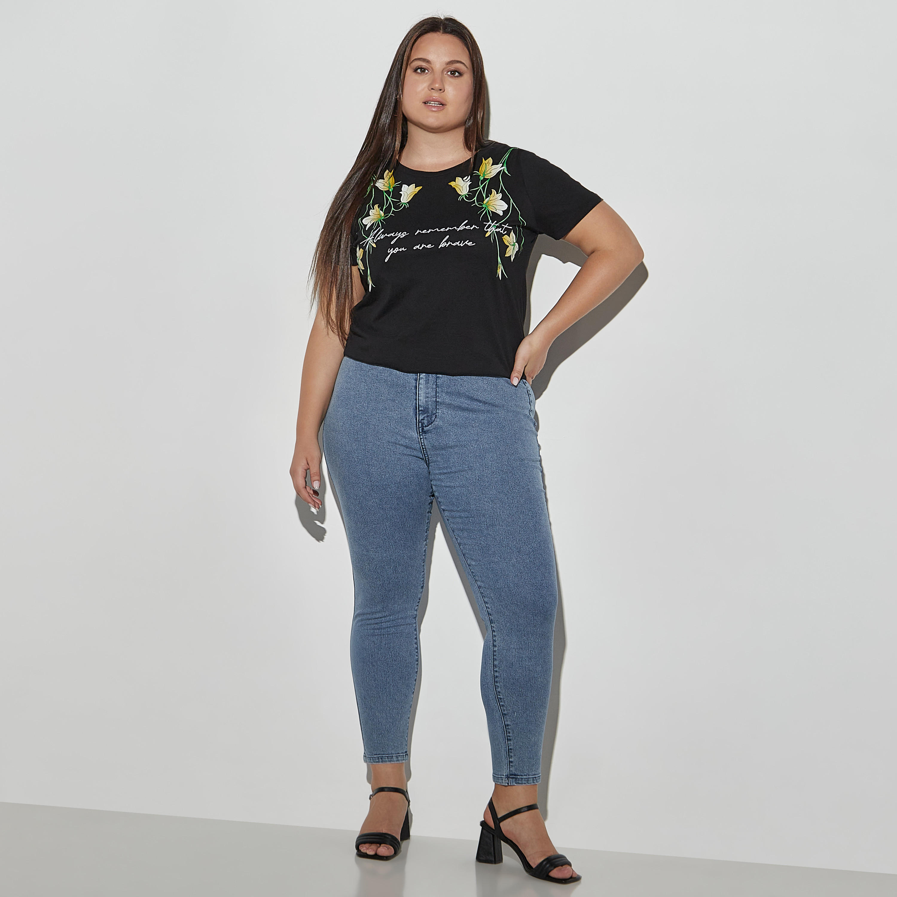 تيشيرت مقاس واسع بأكمام قصيرة وياقة مستديرة وطبعات-women-clothing-tshirts-image-2