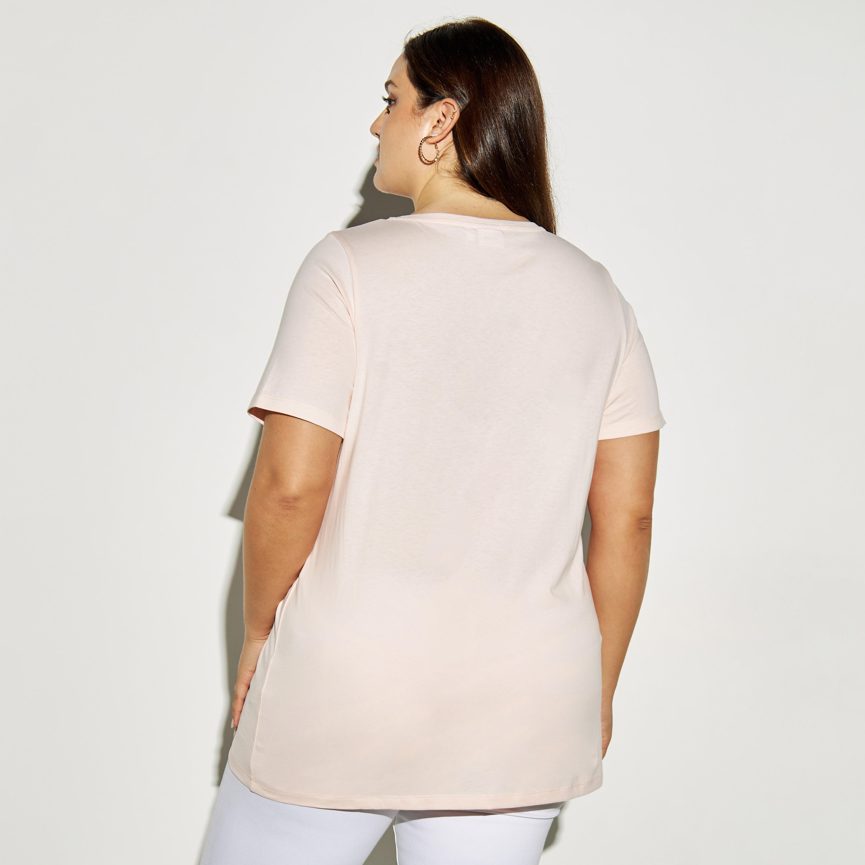 تيشيرت مقاس واسع بطبعات وياقة ضيقة-women-clothing-tshirts-image-4