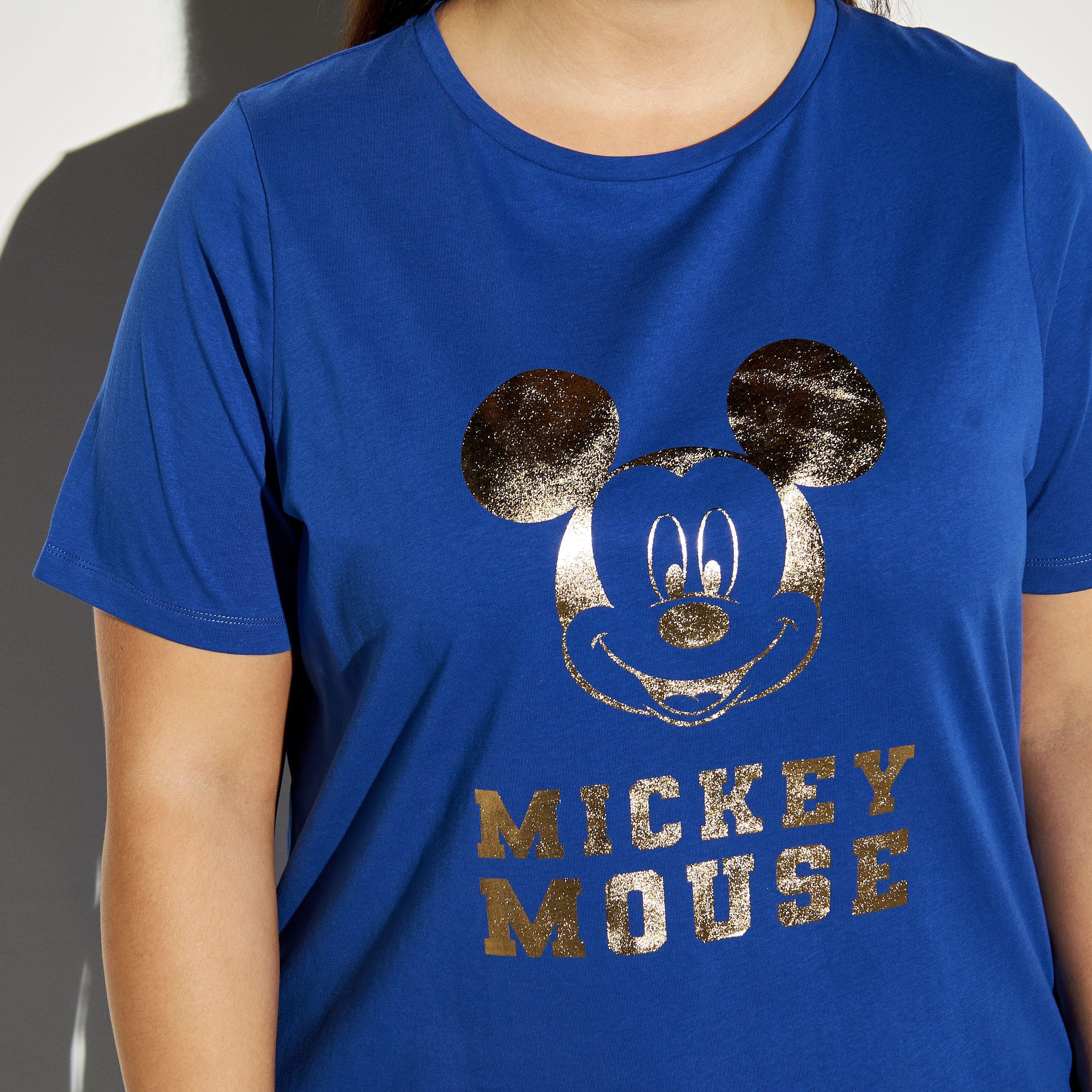 تيشيرت مقاس كبير بياقة مستديرة وطبعات ميكي ماوس-women-clothing-tshirts-image-2
