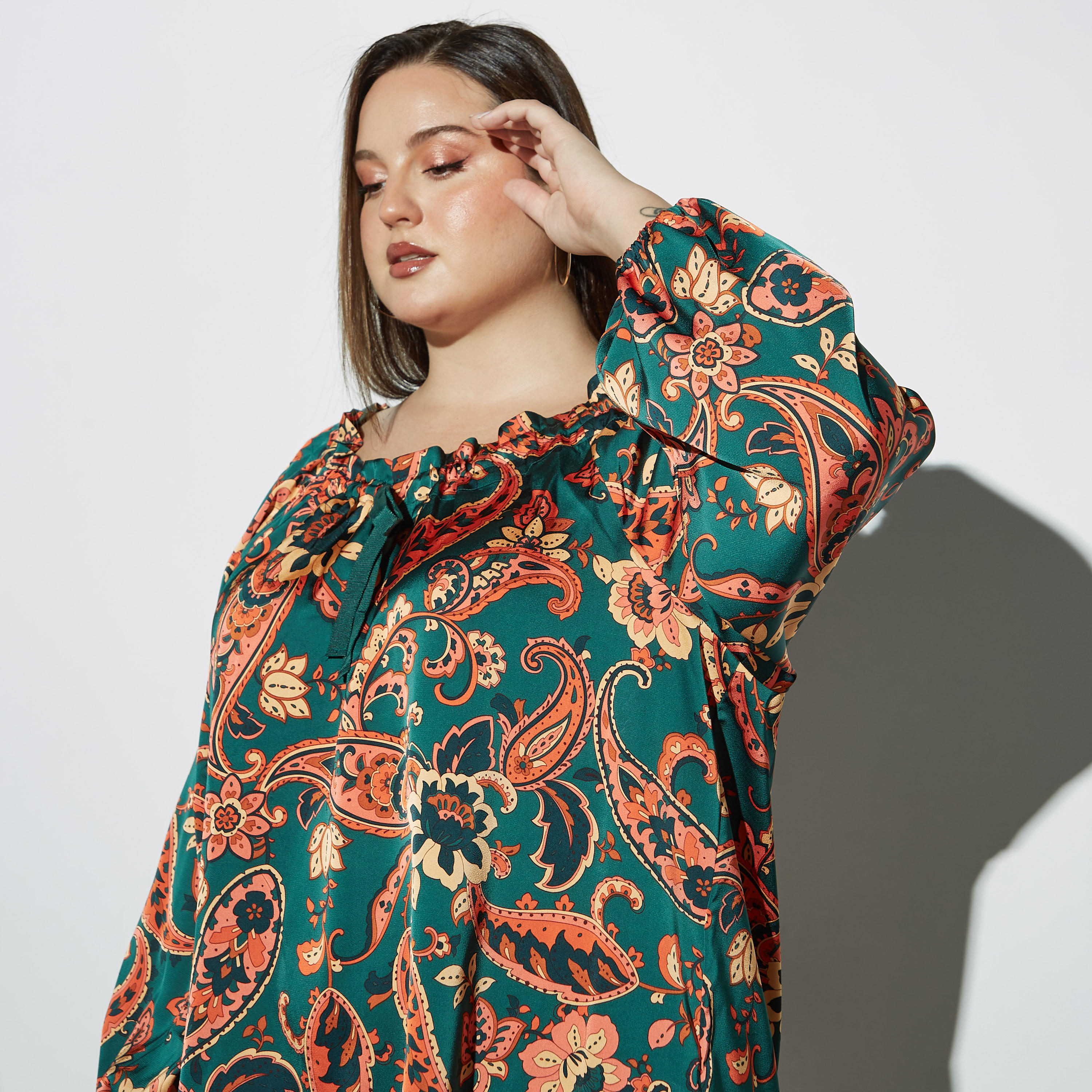 بلوزة مقاس كبير بتفاصيل كشكش وأربطة وأكمام طويلة-women-clothing-shirtsandblouses-blouses-image-4