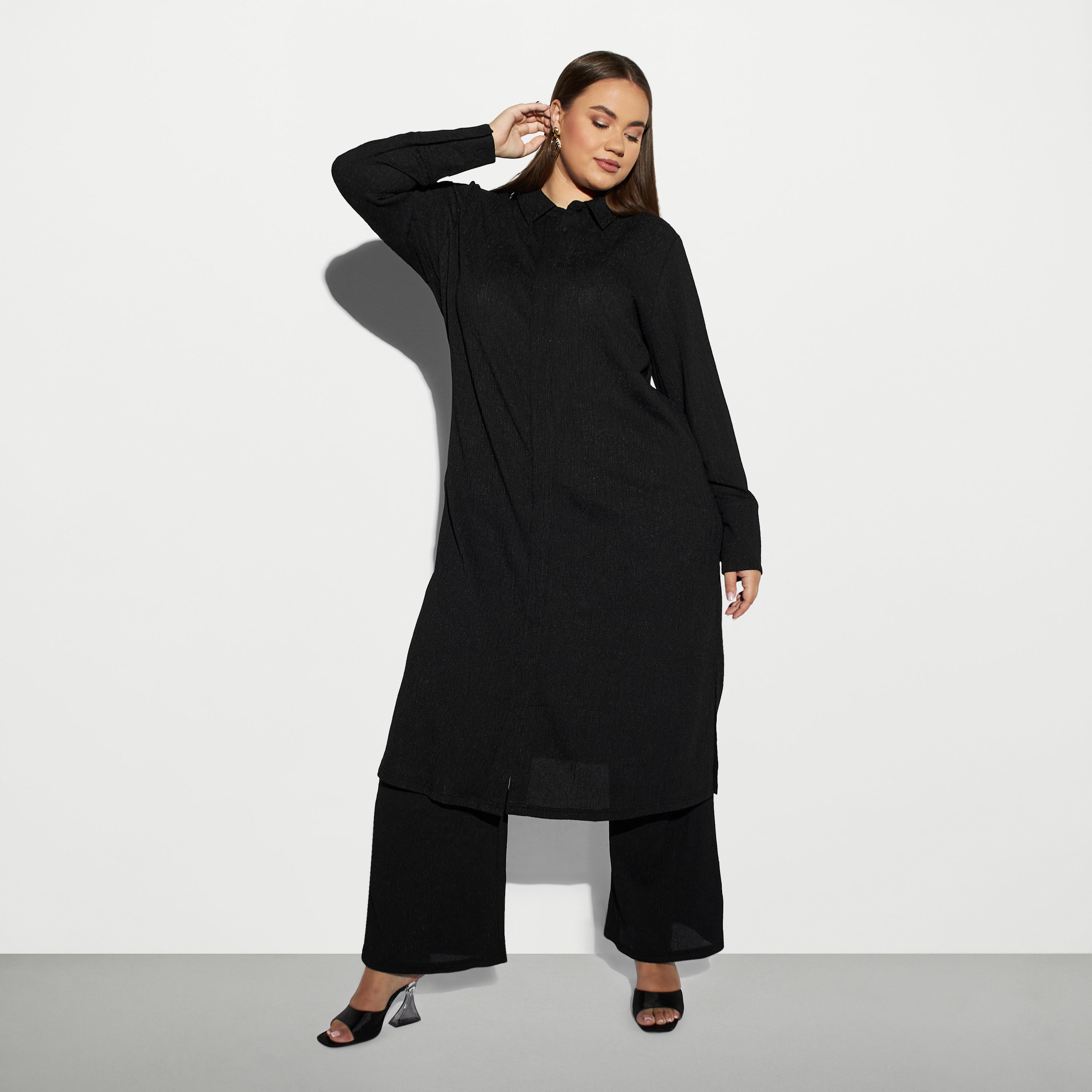 Plus Size Textured Tunic with Collar and Long Sleeves-women-clothing-shirtsandblouses-blouses-image-2
