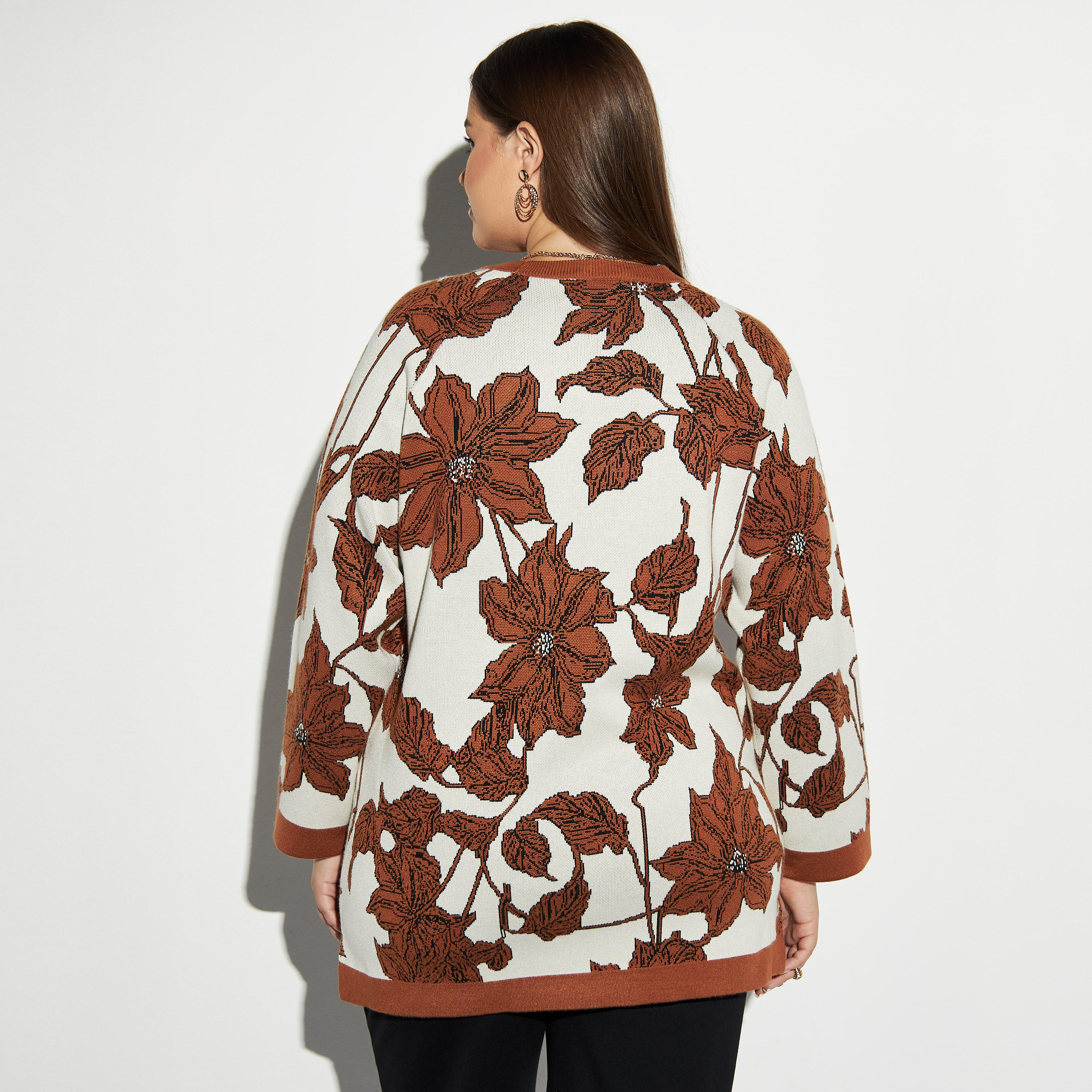 كنزة مقاس كبير بارزة الملمس بأكمام طويلة وتصميم أزهار-women-winterwear-cardigansandjumpers-cardigans-image-3