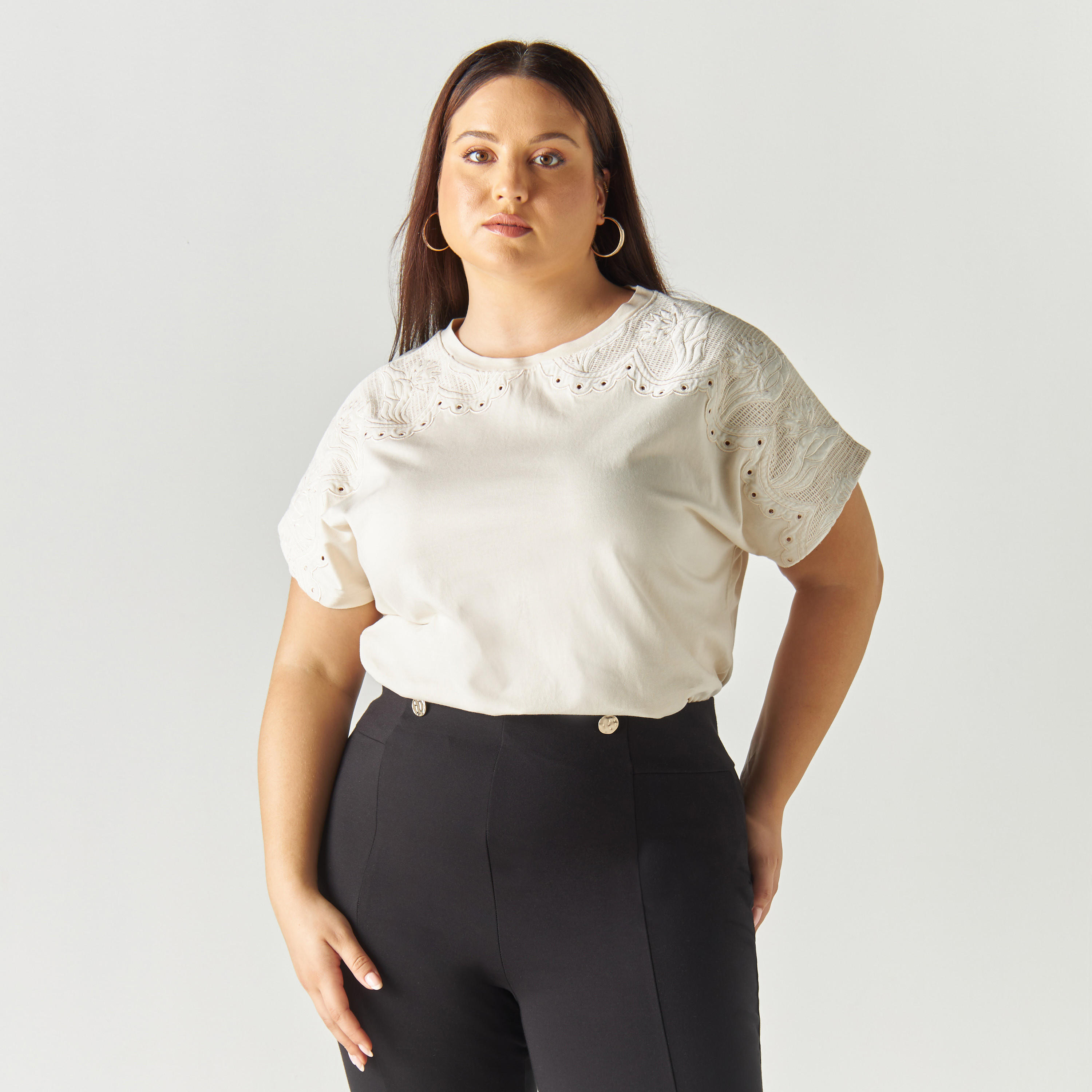 بلوزة مطرزة مقاس كبير بأكمام ممتدة-women-clothing-shirtsandblouses-blouses-image-1