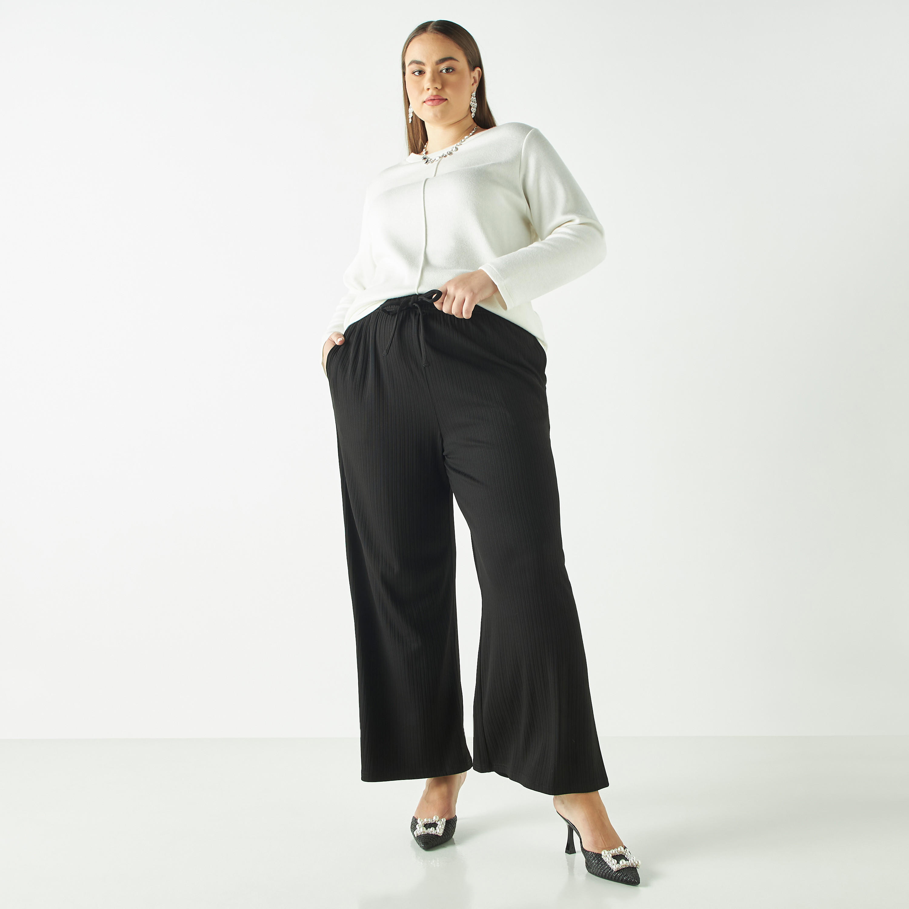 تيشيرت مقاس كبير بياقة ضيّقة وأكمام طويلة وتفاصيل بينتوك-women-clothing-tshirts-image-2