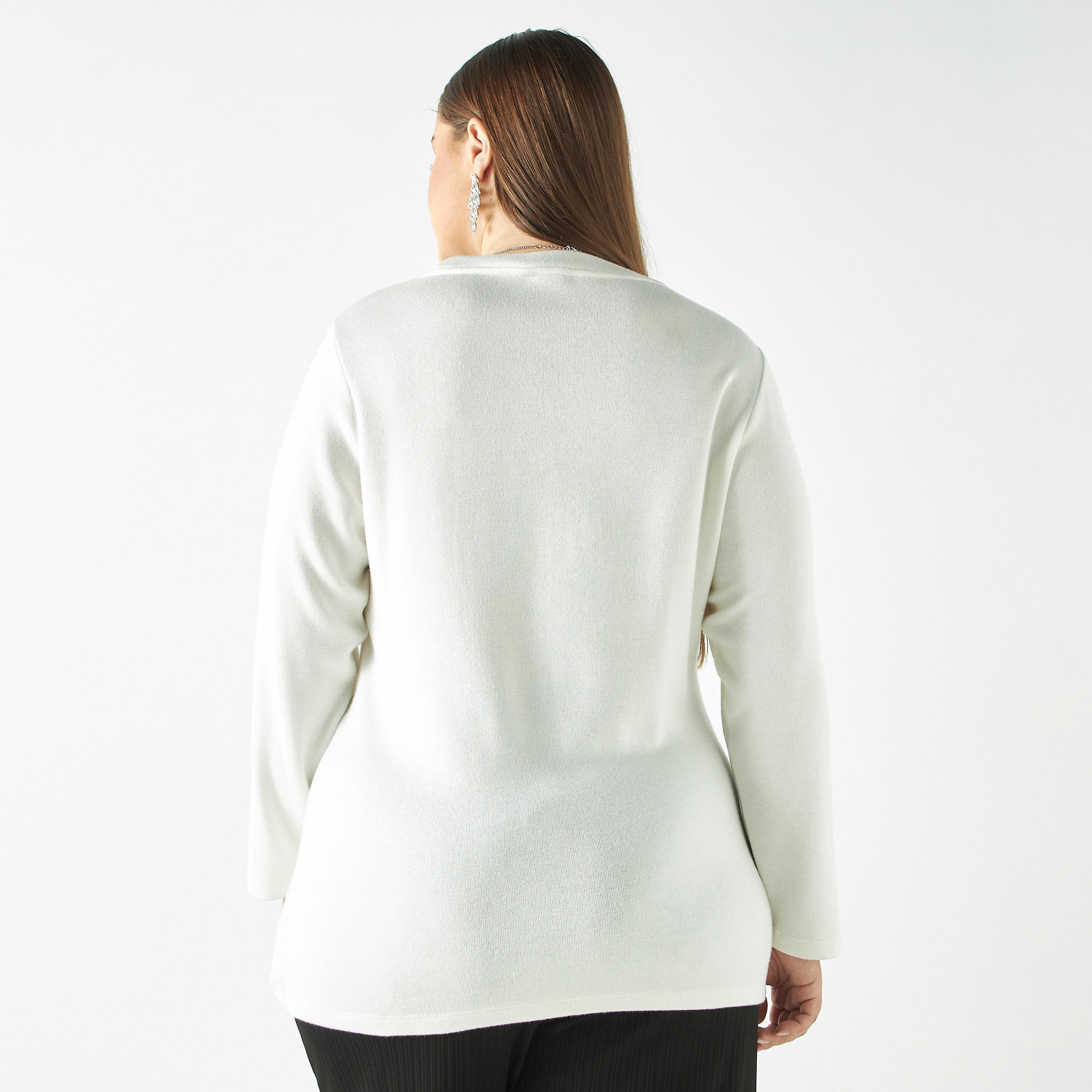 تيشيرت مقاس كبير بياقة ضيّقة وأكمام طويلة وتفاصيل بينتوك-women-clothing-tshirts-image-3