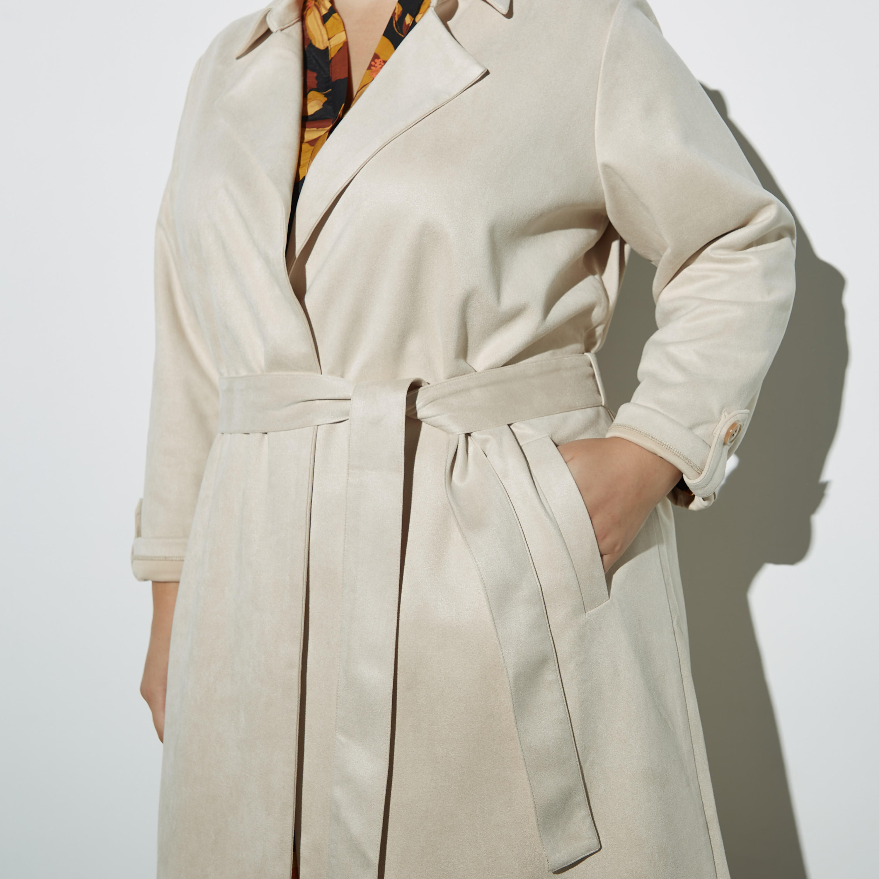 معطف مقاس كبير سويدي سادة بحزام ربط وجيوب-women-clothing-coatsandjackets-coats-image-1
