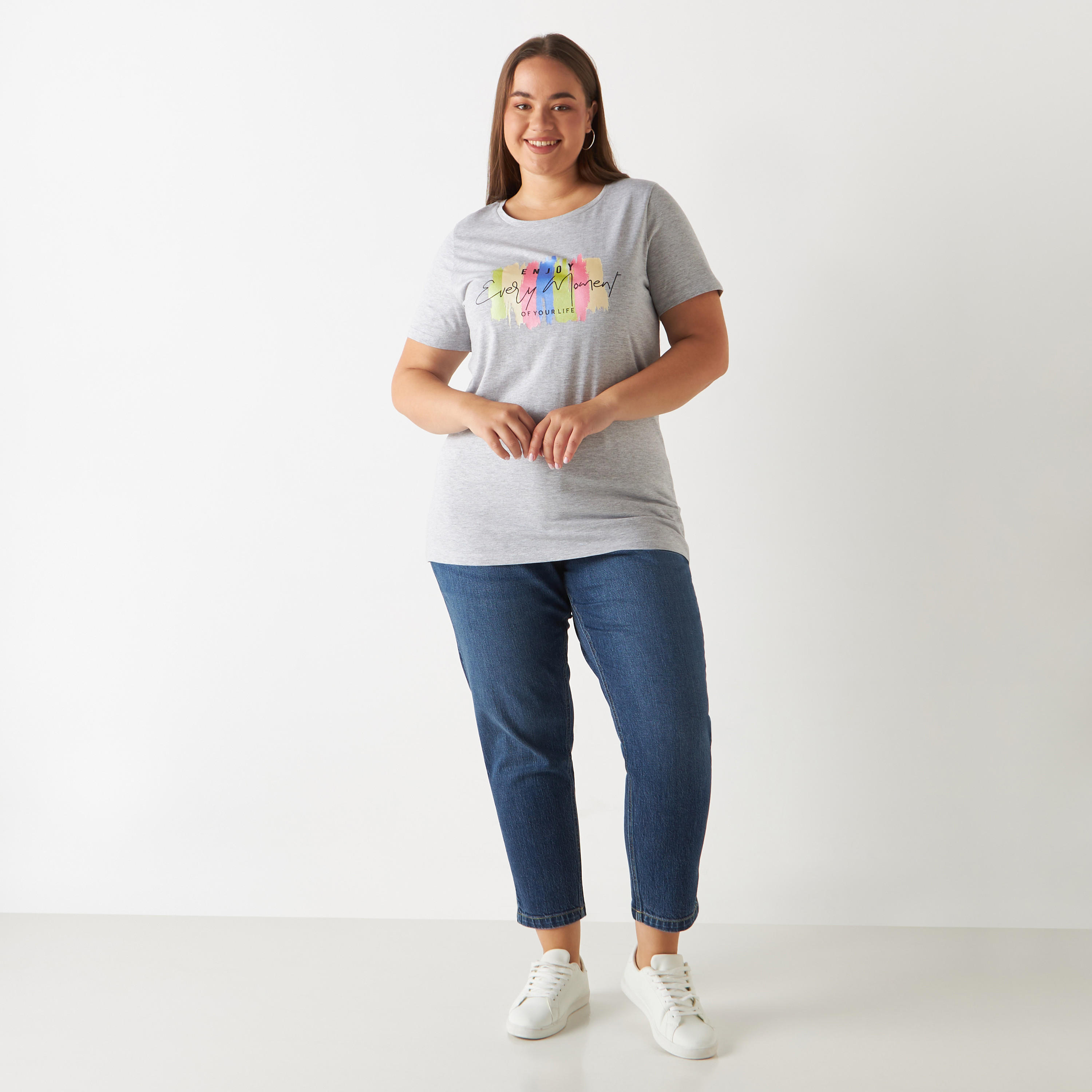 تيشيرت مقاس كبير بأكمام قصيرة وياقة ضيقة وطبعات-women-clothing-tshirts-image-2