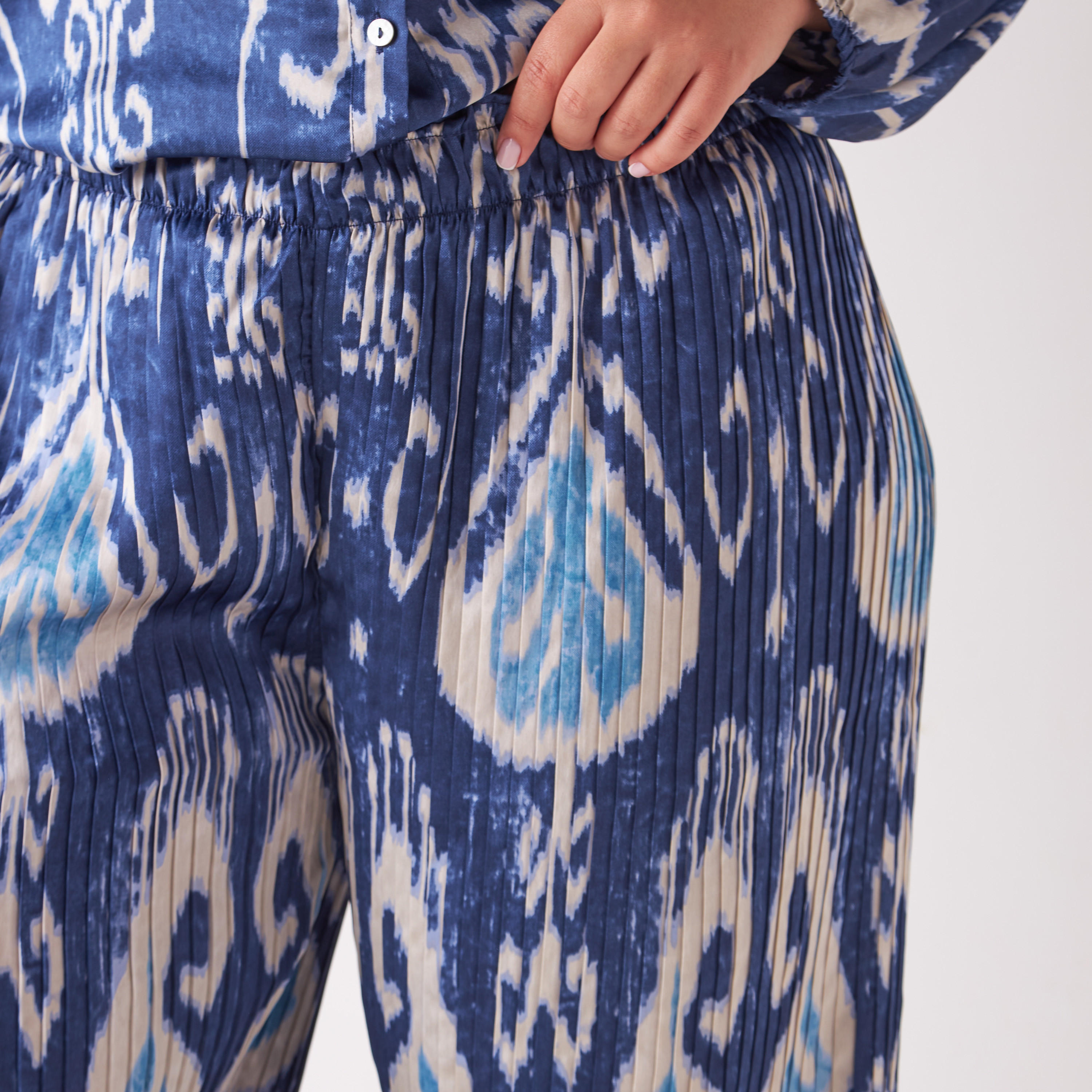 بنطلون بليسيه مقاس كبير بخصر مطاطي وطبعات-women-clothing-trousers-image-4