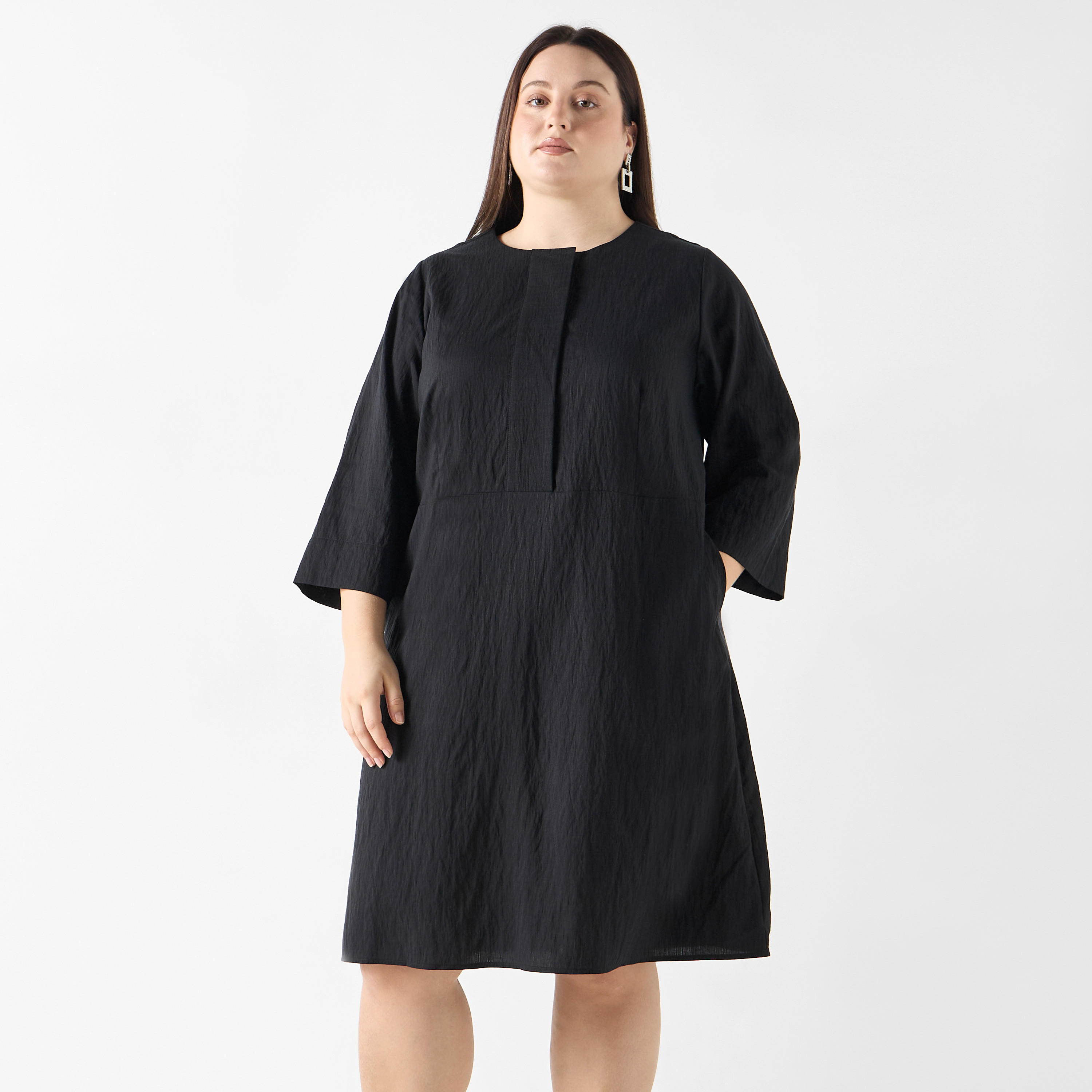 فستان مقاس كبير بارز الملمس بجيوب وأكمام 3/4 من أولا بوبكن-women-clothing-dresses-image-1