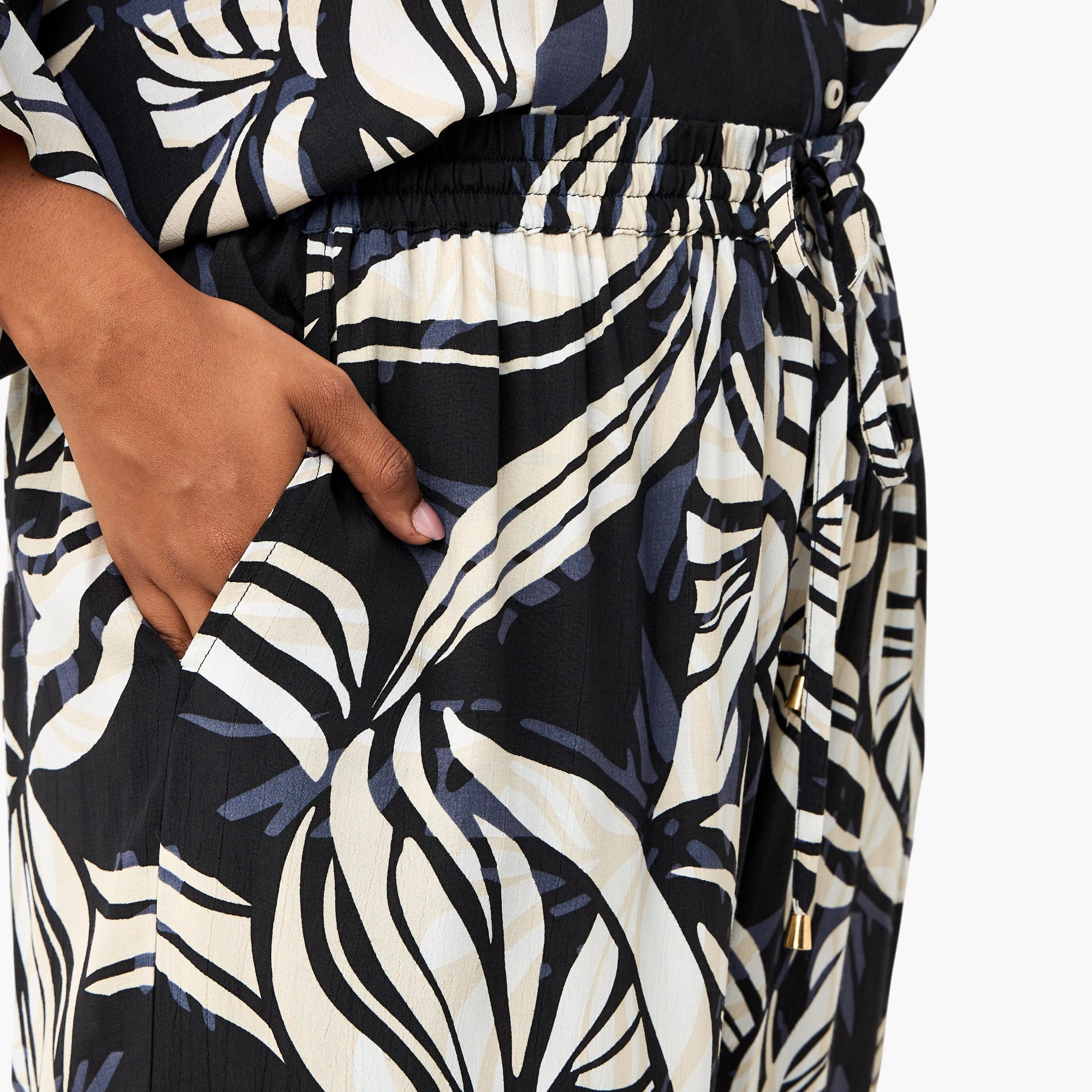 بنطلون أولا بوبكن للمقاسات الكبيرة، بقصة عادية وخصر مرن وطبعة أوراق شجر-women-clothing-coordsets-image-4