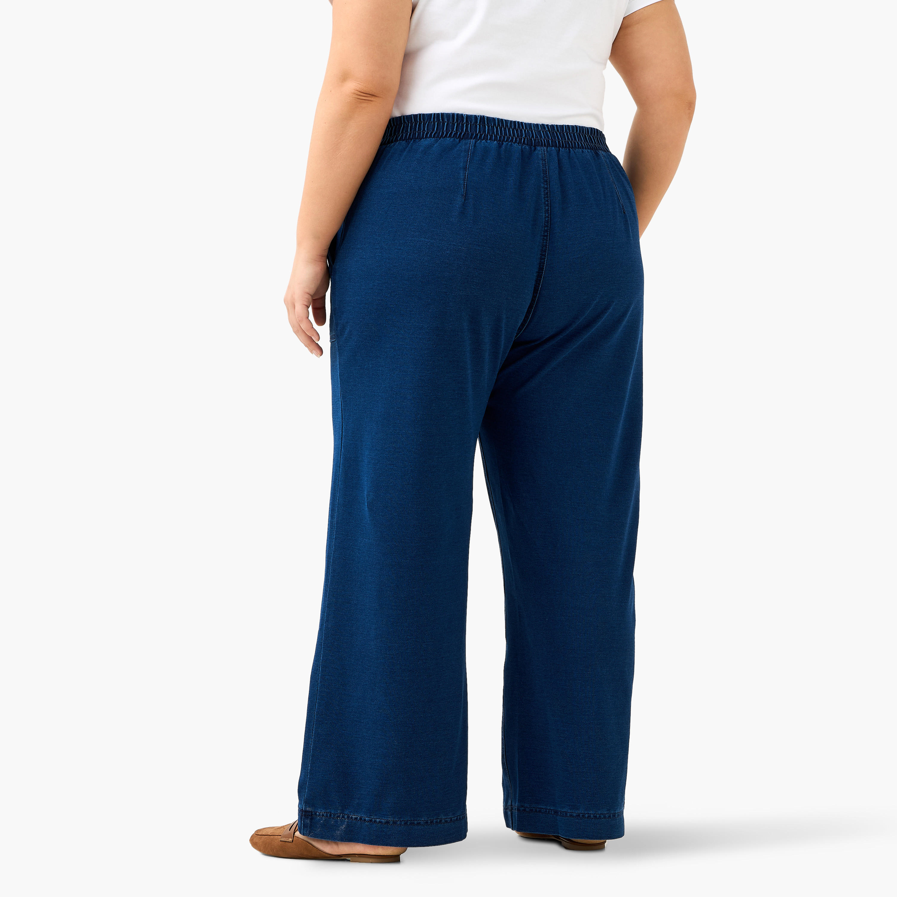 بنطلون جينز مقاس كبير واسع الساقين بخصر مطاطي وجيوب من أولا بوبكن-women-clothing-bottoms-jeans-image-3