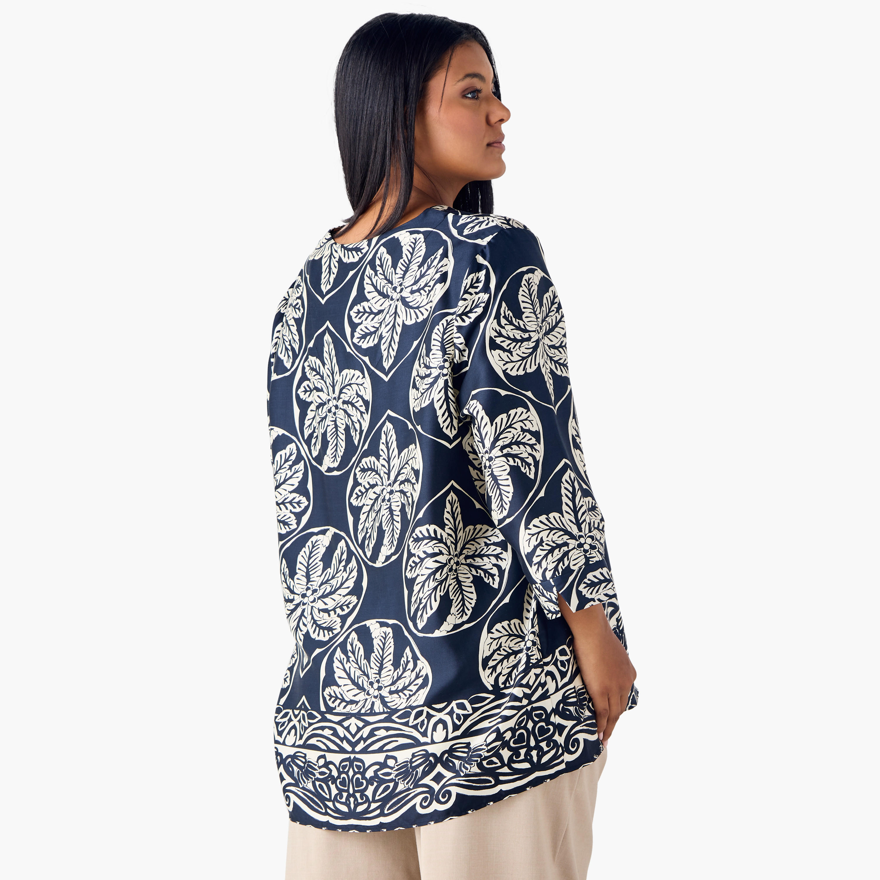 بلوزة مقاس كبير بطبعات وياقة V وأكمام 3/4 من أولا بوبكن-women-clothing-shirtsandblouses-blouses-image-3
