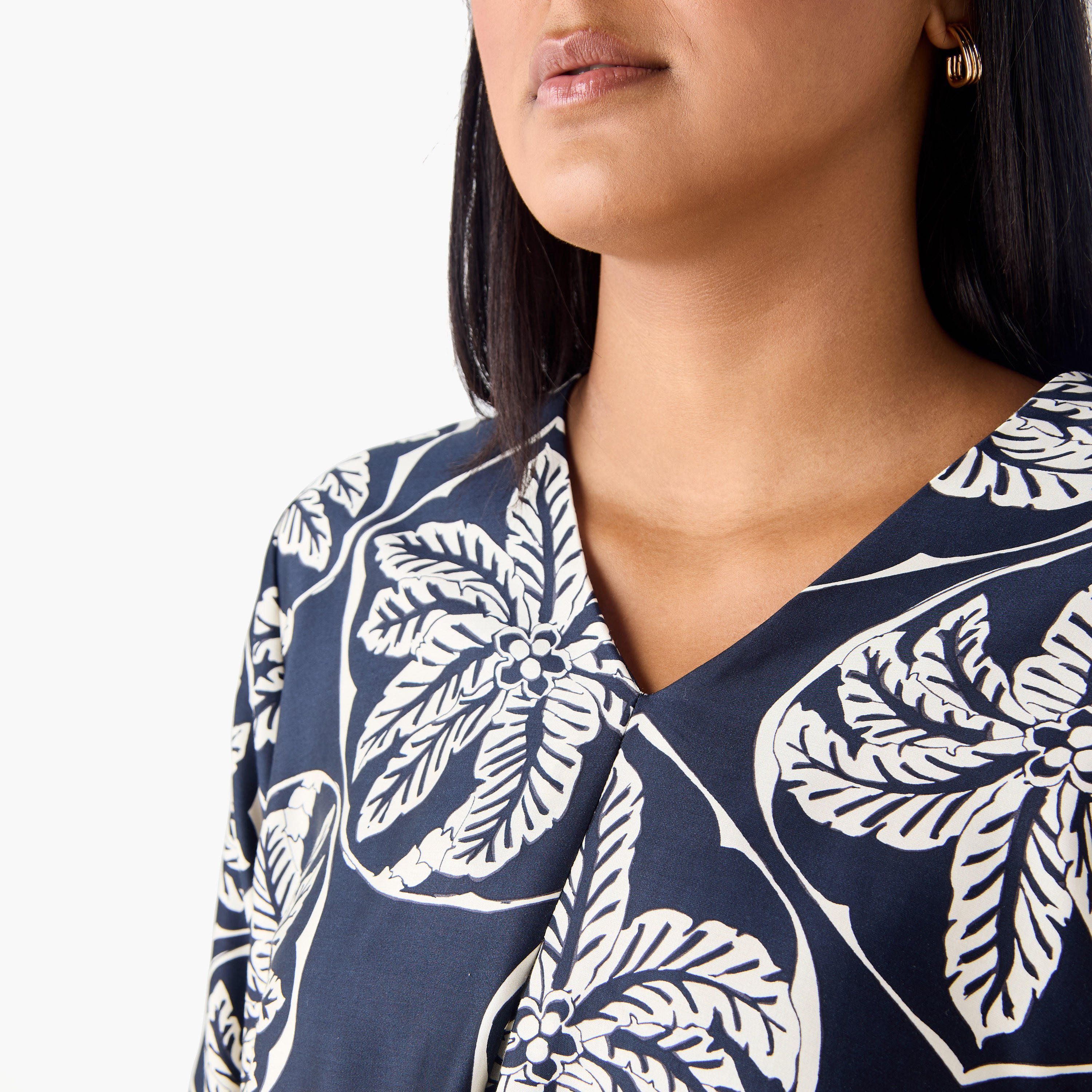بلوزة مقاس كبير بطبعات وياقة V وأكمام 3/4 من أولا بوبكن-women-clothing-shirtsandblouses-blouses-image-2