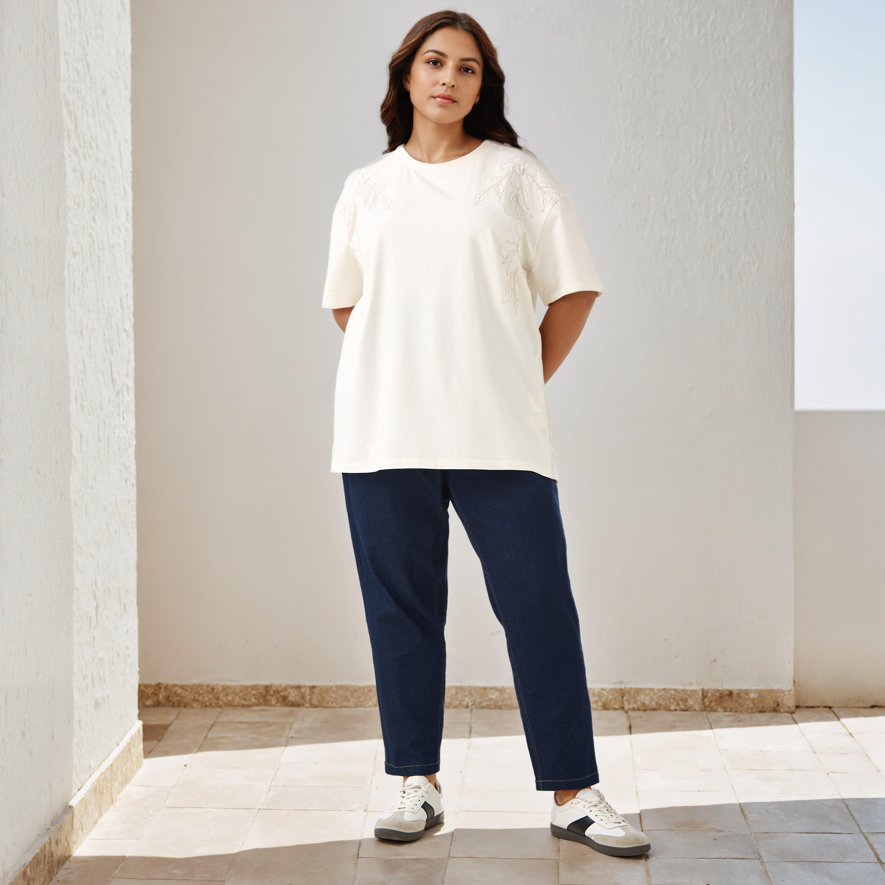 تيشيرت بتطريزات زهرية مقاس كبير من أولا بوبكين-women-clothing-tshirts-image-2