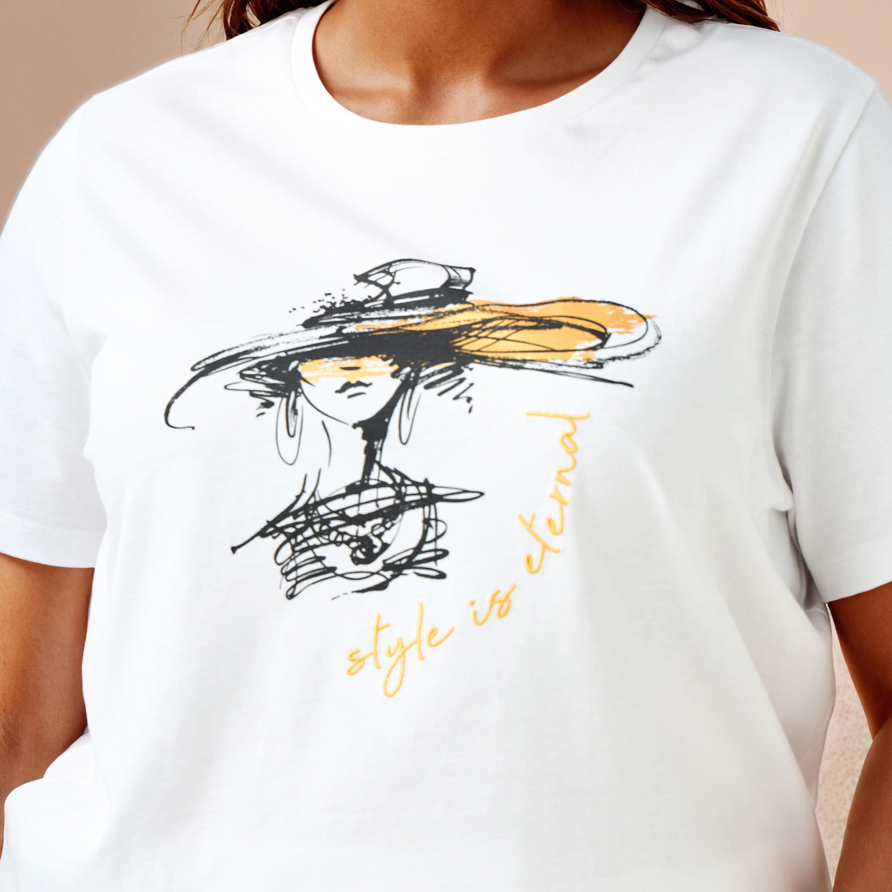 تيشيرت قطن مقاس كبير بطبعات من أولا بوبكن-women-clothing-tshirts-image-1