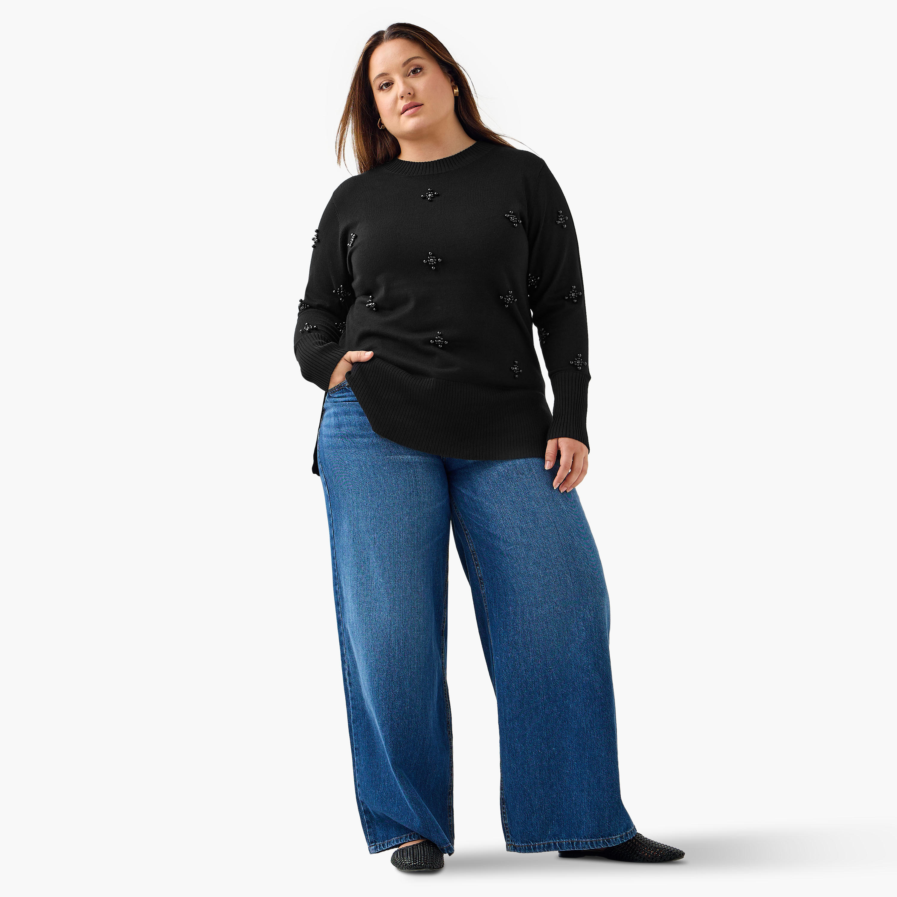 كنزة بقصّة مريحة مزينة باللؤلؤ وياقة مستديرة من أولا بوبكن-women-clothing-cardigansandjumpers-jumpers-image-5