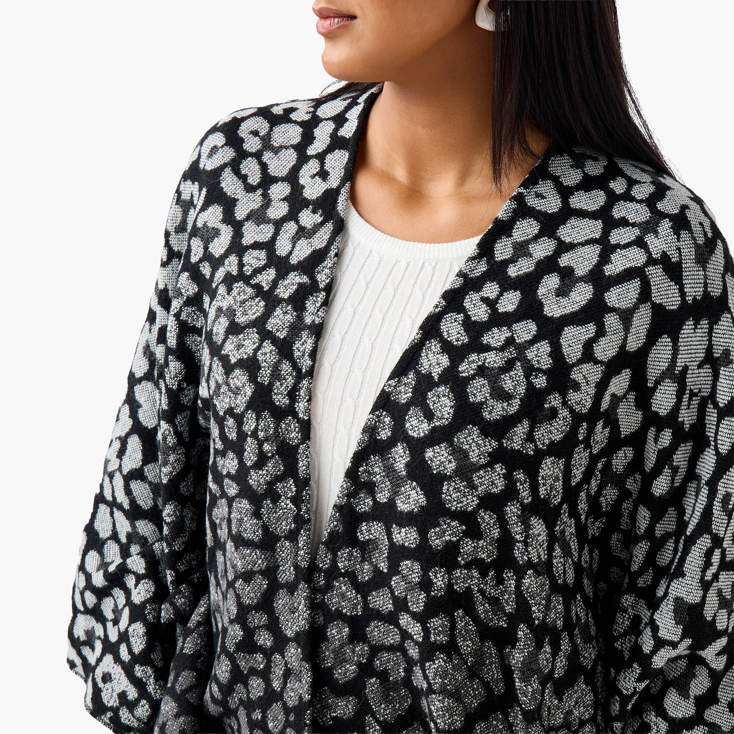 بونشو بقصّة مريحة وتفاصيل شراشيب من أولا بوبكن-women-winterwear-cardigansandjumpers-cardigans-image-1