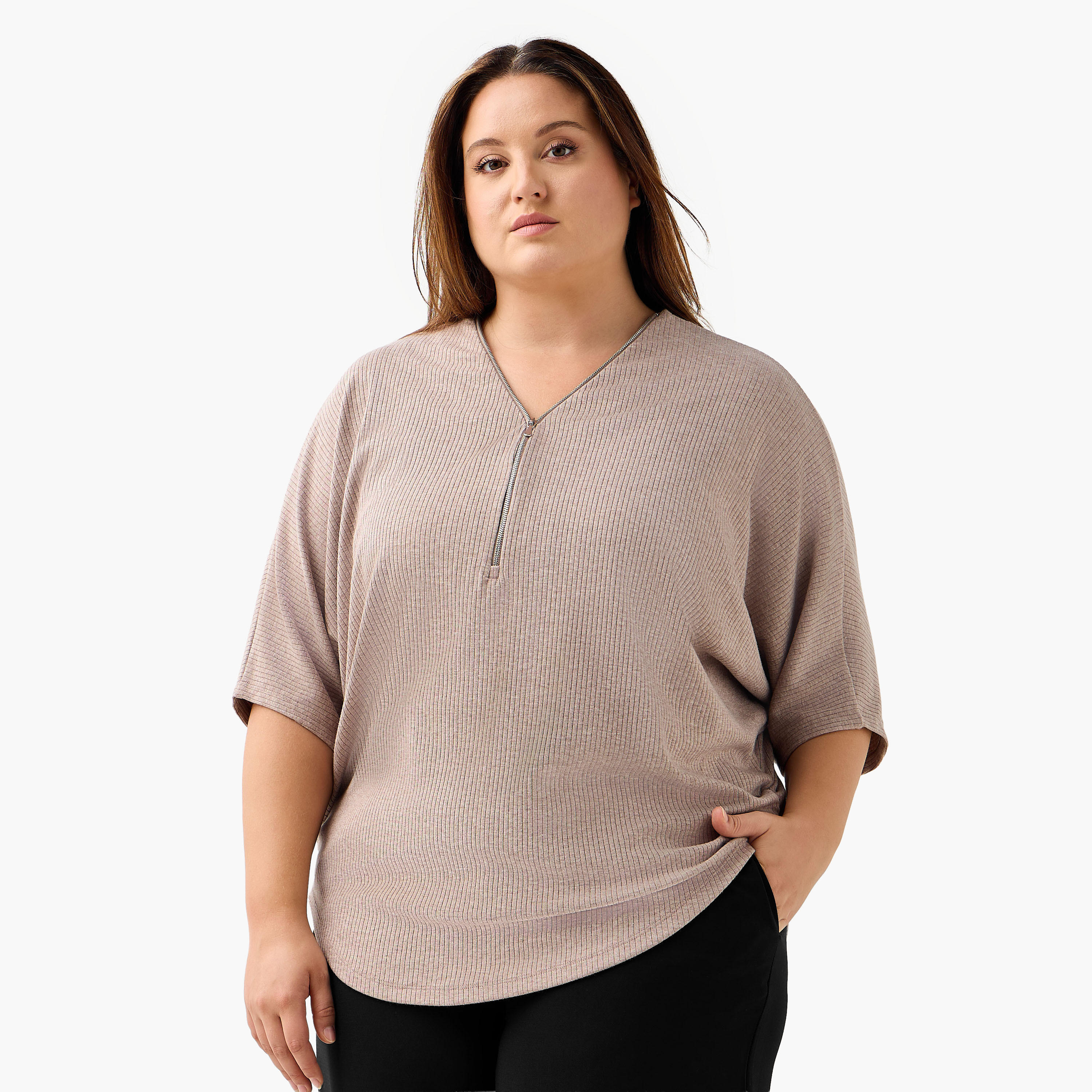 تيشيرت بقصّة مريحة وتفاصيل مضلعة من أولا بوبكين-women-clothing-tshirts-image-1