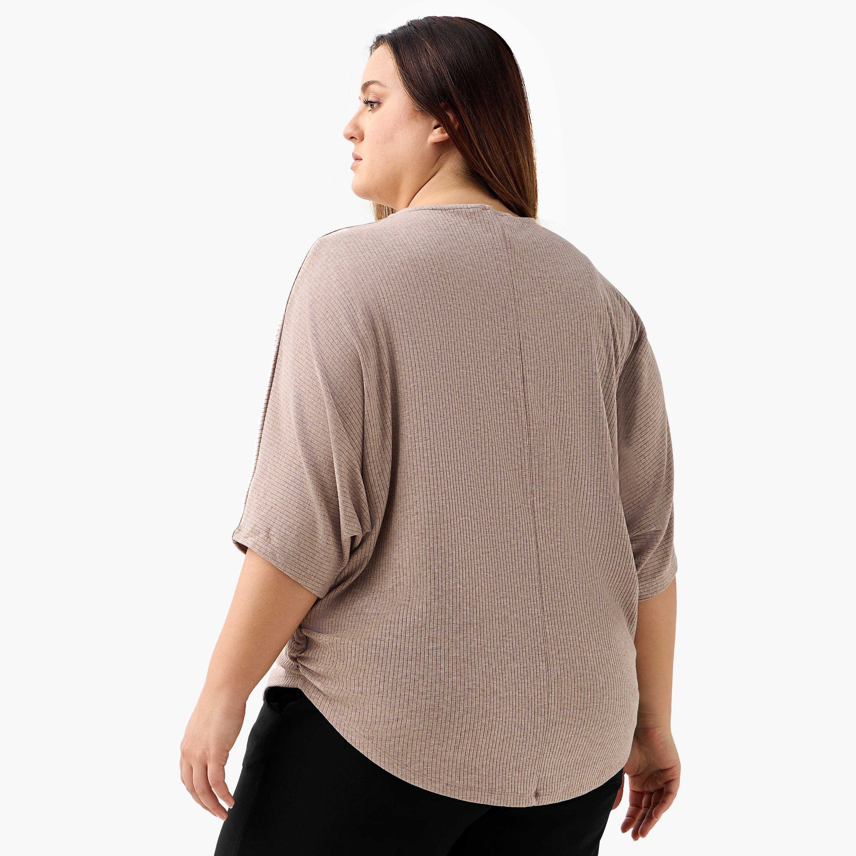 تيشيرت بقصّة مريحة وتفاصيل مضلعة من أولا بوبكين-women-clothing-tshirts-image-3