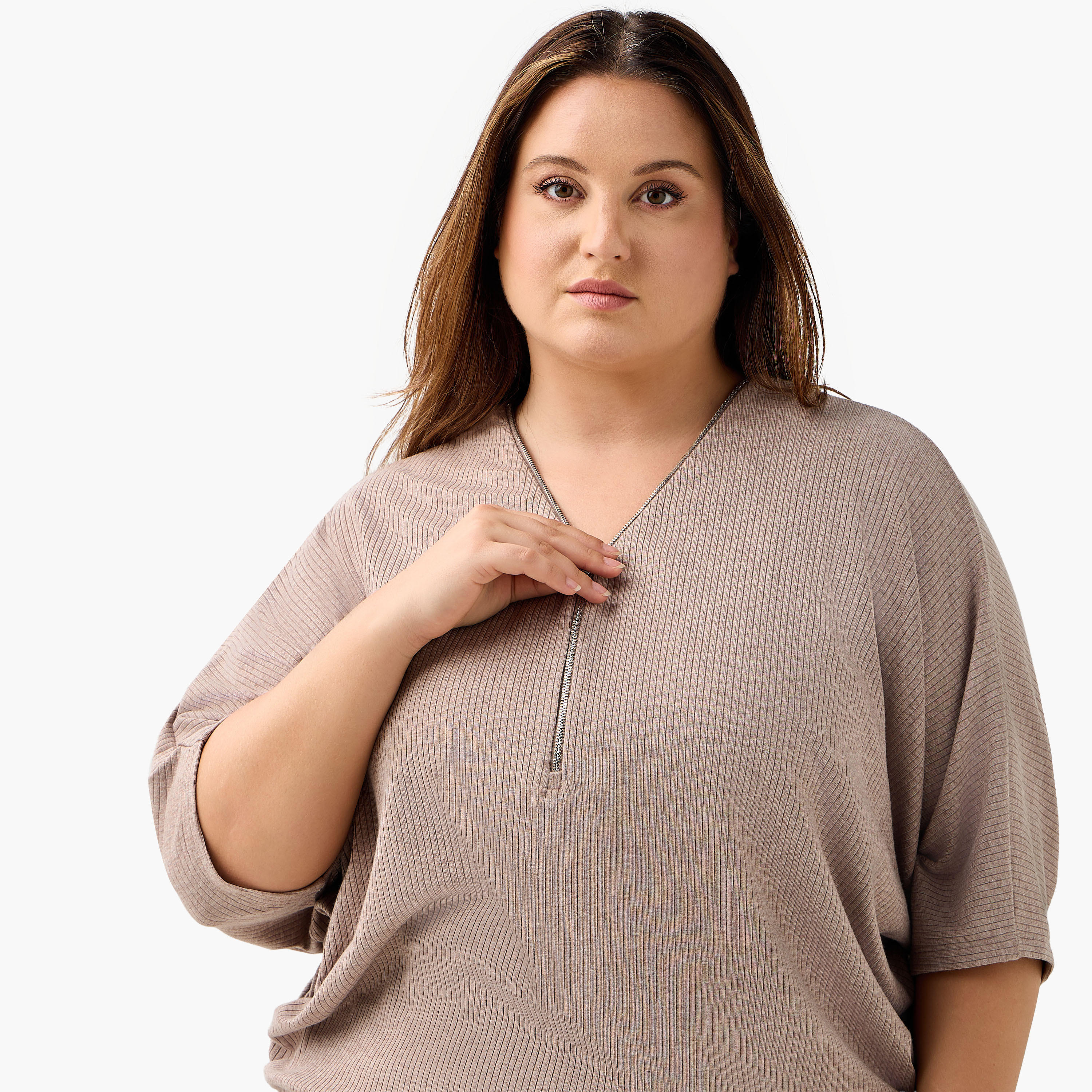 تيشيرت بقصّة مريحة وتفاصيل مضلعة من أولا بوبكين-women-clothing-tshirts-image-4