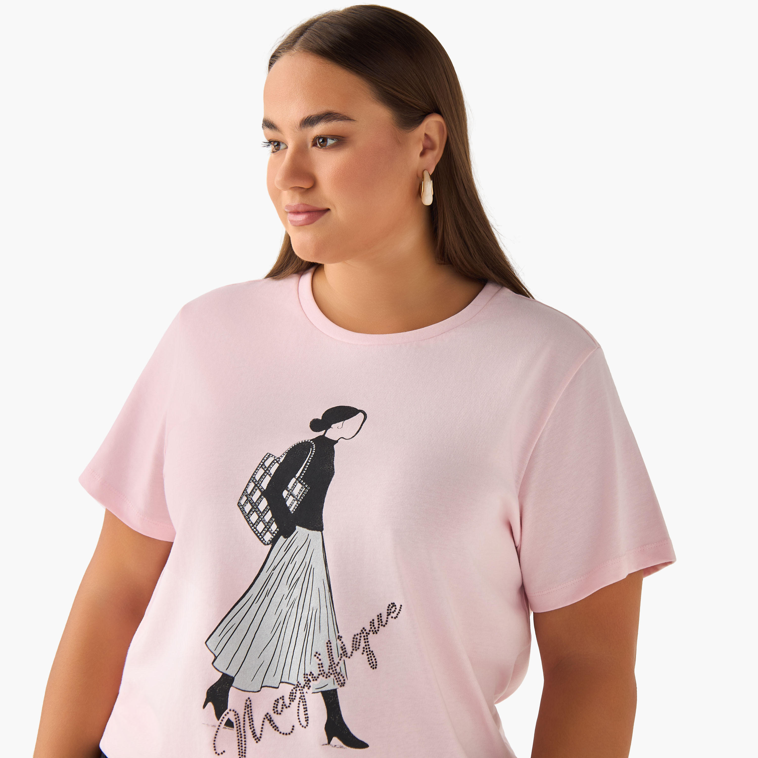 تيشيرت قطن بقصة مريحة وطبعات جرافيك من أولا بوبكين-women-clothing-tshirts-image-4