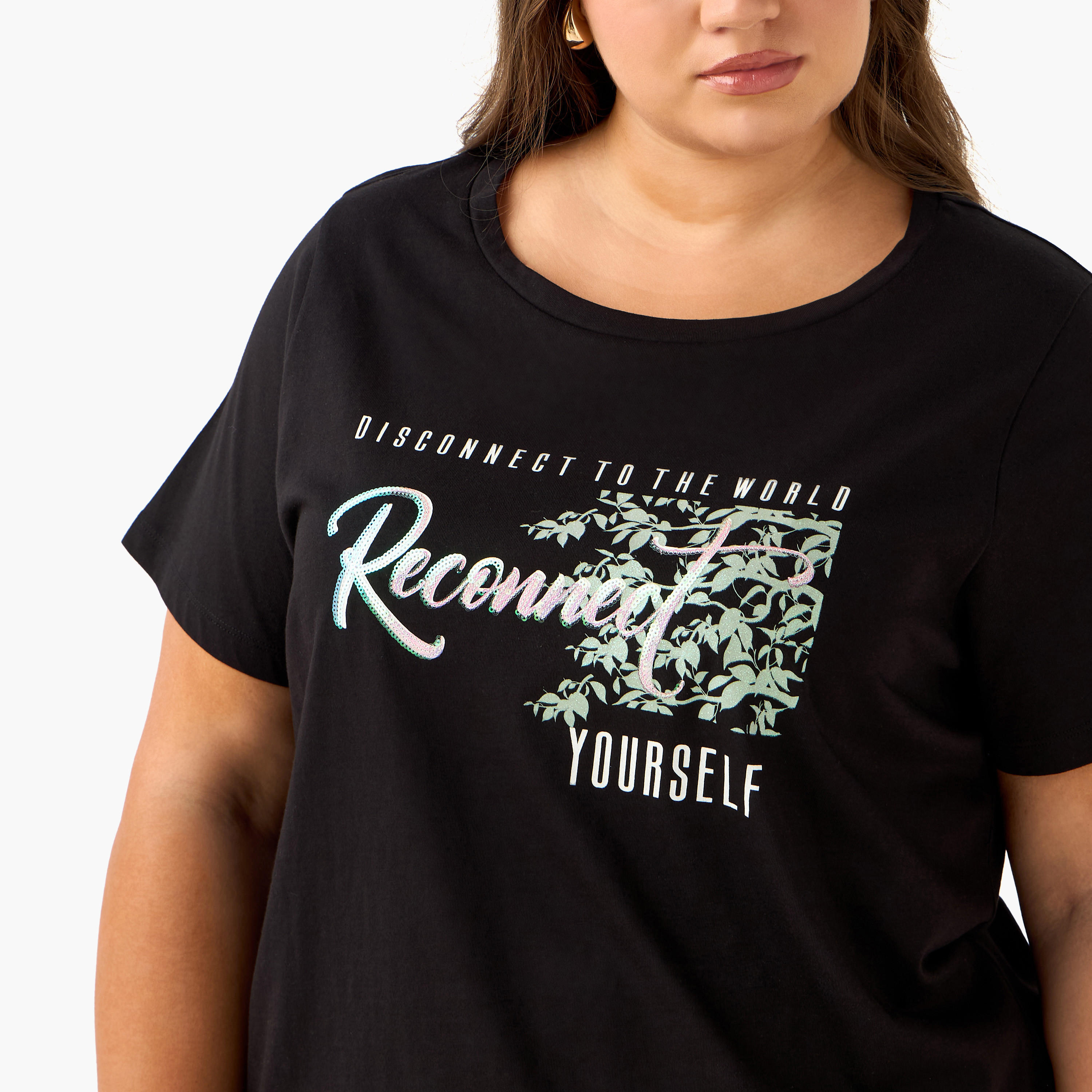 تيشيرت بقصة مريحة وطبعات جرافيك من أولا بوبكين-women-clothing-tshirts-image-6