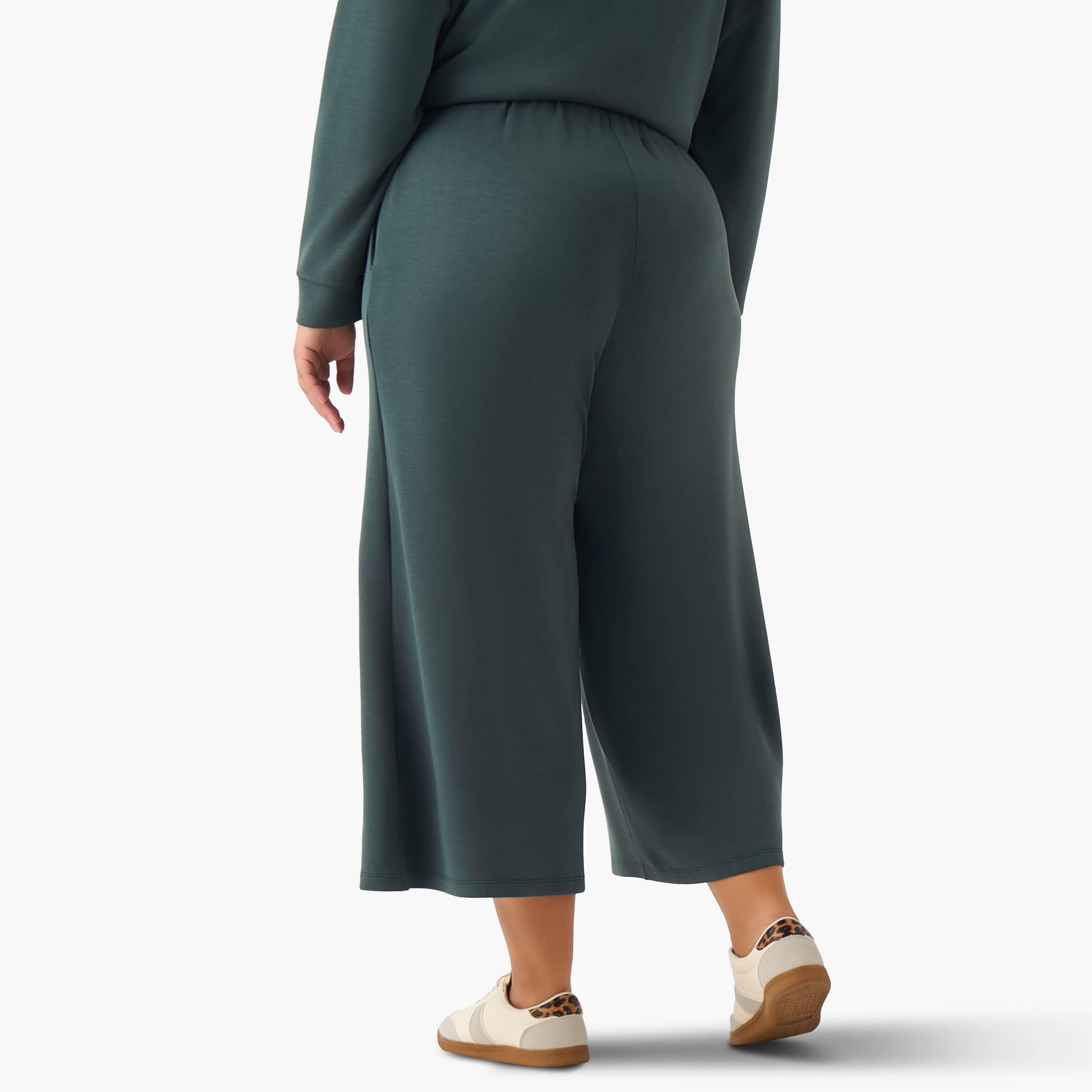 بنطلون واسع الساقين بخصر مطاطي وقصة مريحة من أولا بوبكين-women-clothing-coordsets-image-3