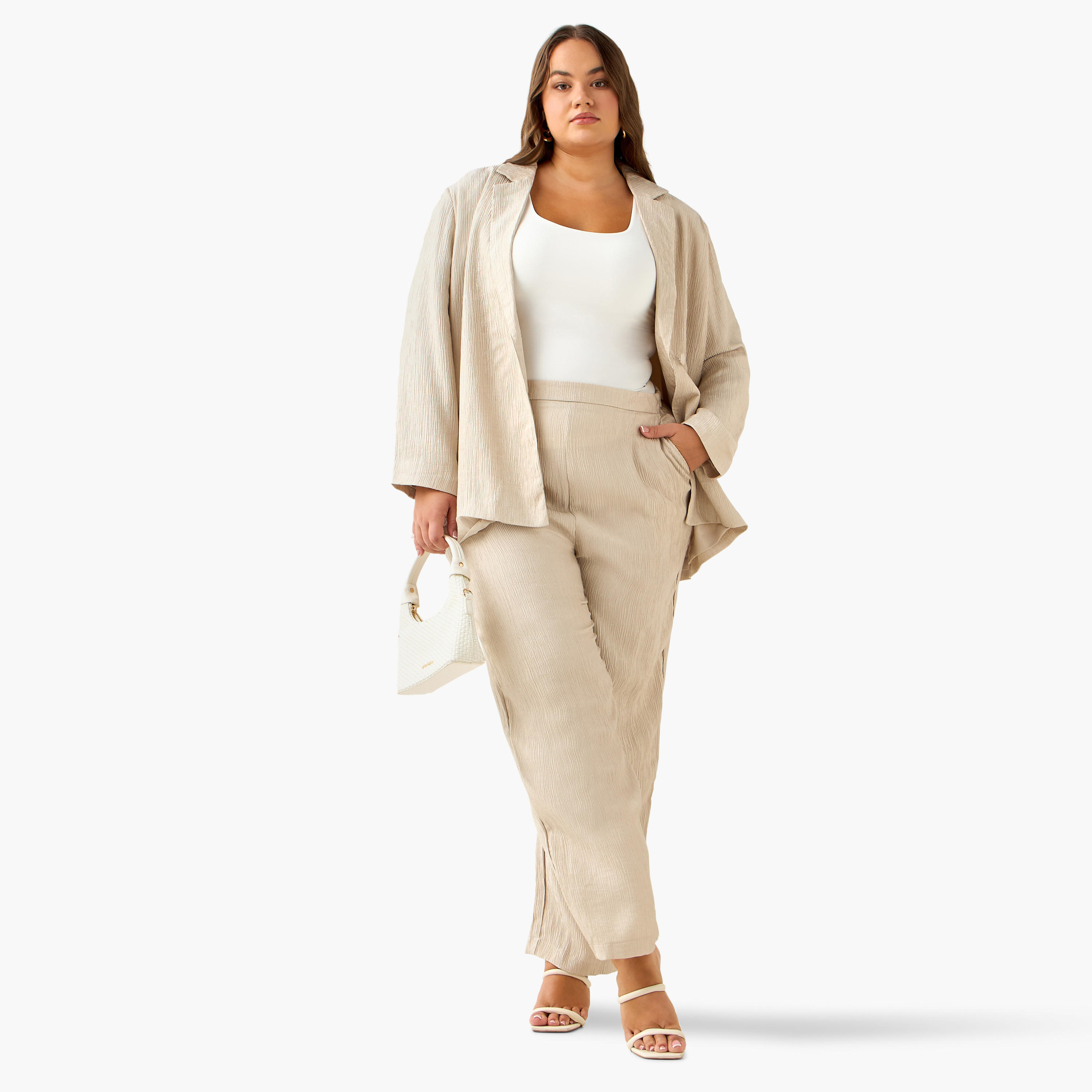 بليزر بقصّة مريحة بارز الملمس للنساء من أولا بوبكن-women-clothing-coatsandjackets-blazers-image-3