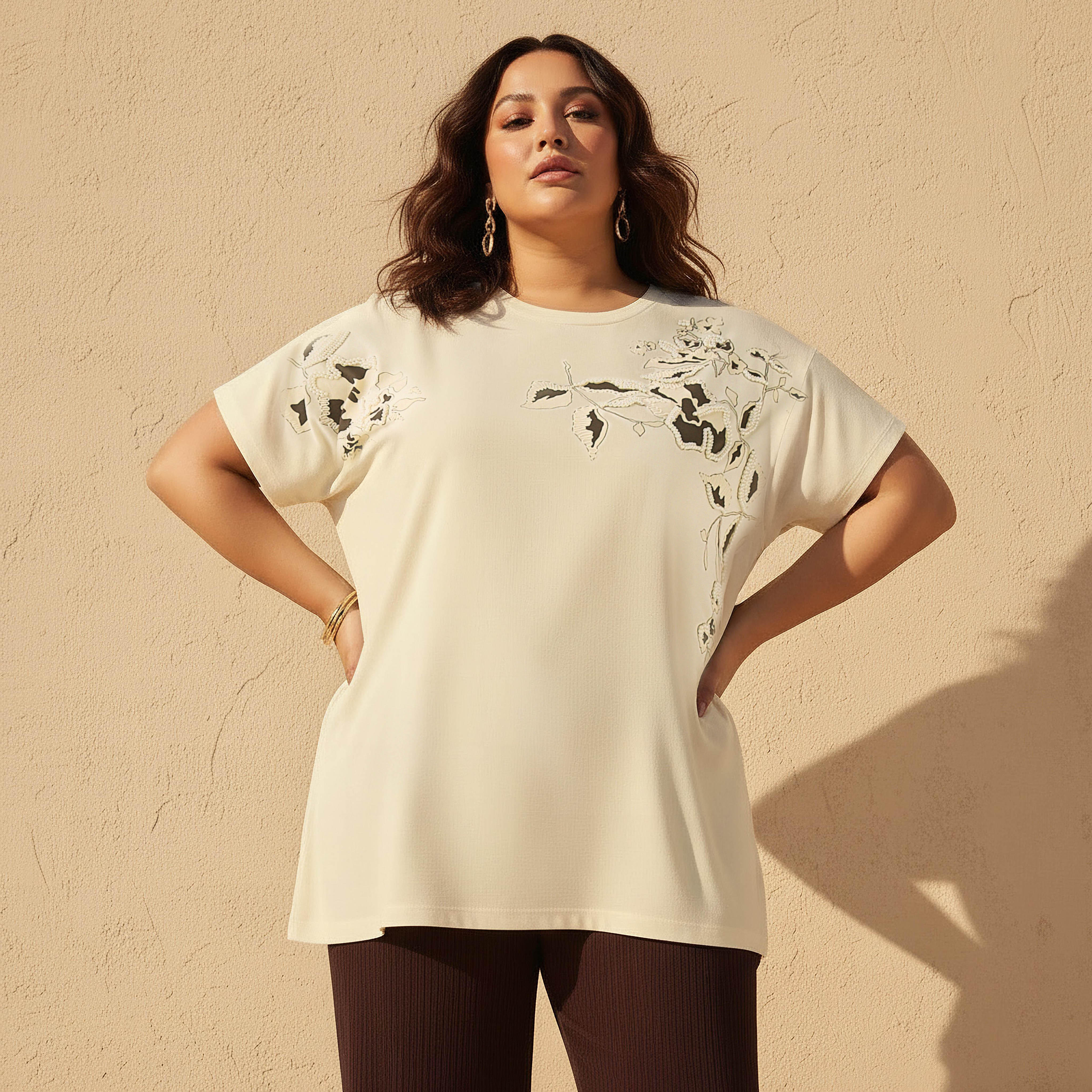 تيشيرت بقصّة مريحة بتفاصيل مزيّنة زهرية من أولا بوبكن-women-clothing-tshirts-image-1