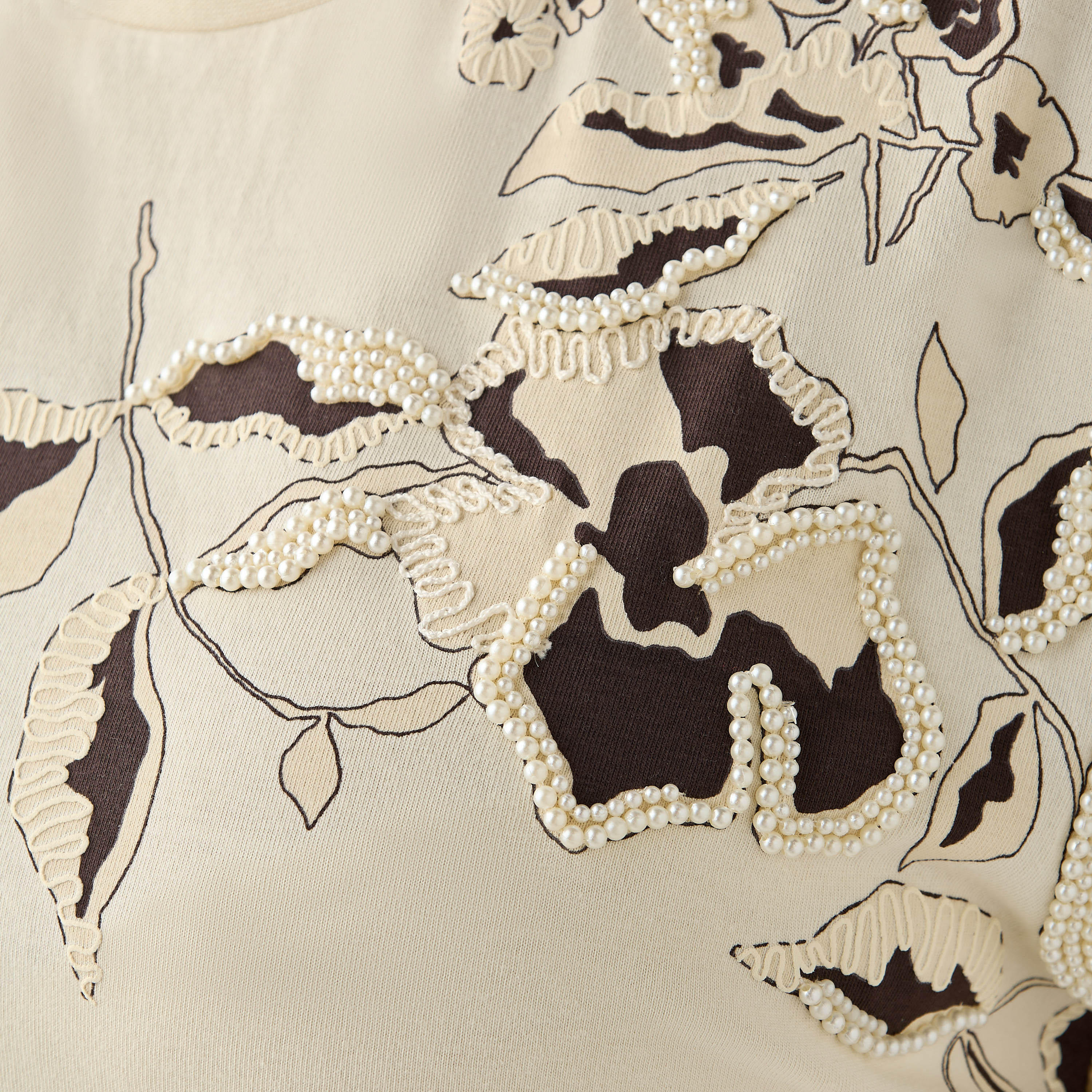 تيشيرت بقصّة مريحة بتفاصيل مزيّنة زهرية من أولا بوبكن-women-clothing-tshirts-image-2