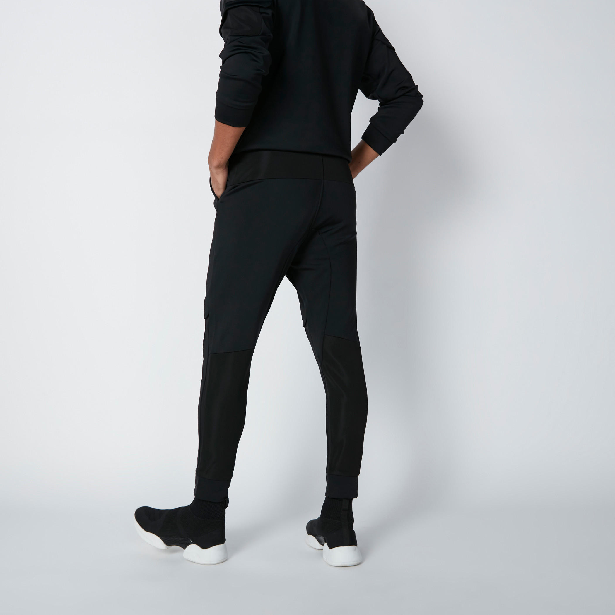بنطال رياضي بخصر مطّاطي وجيوب-men-clothing-bottoms-joggers-image-2