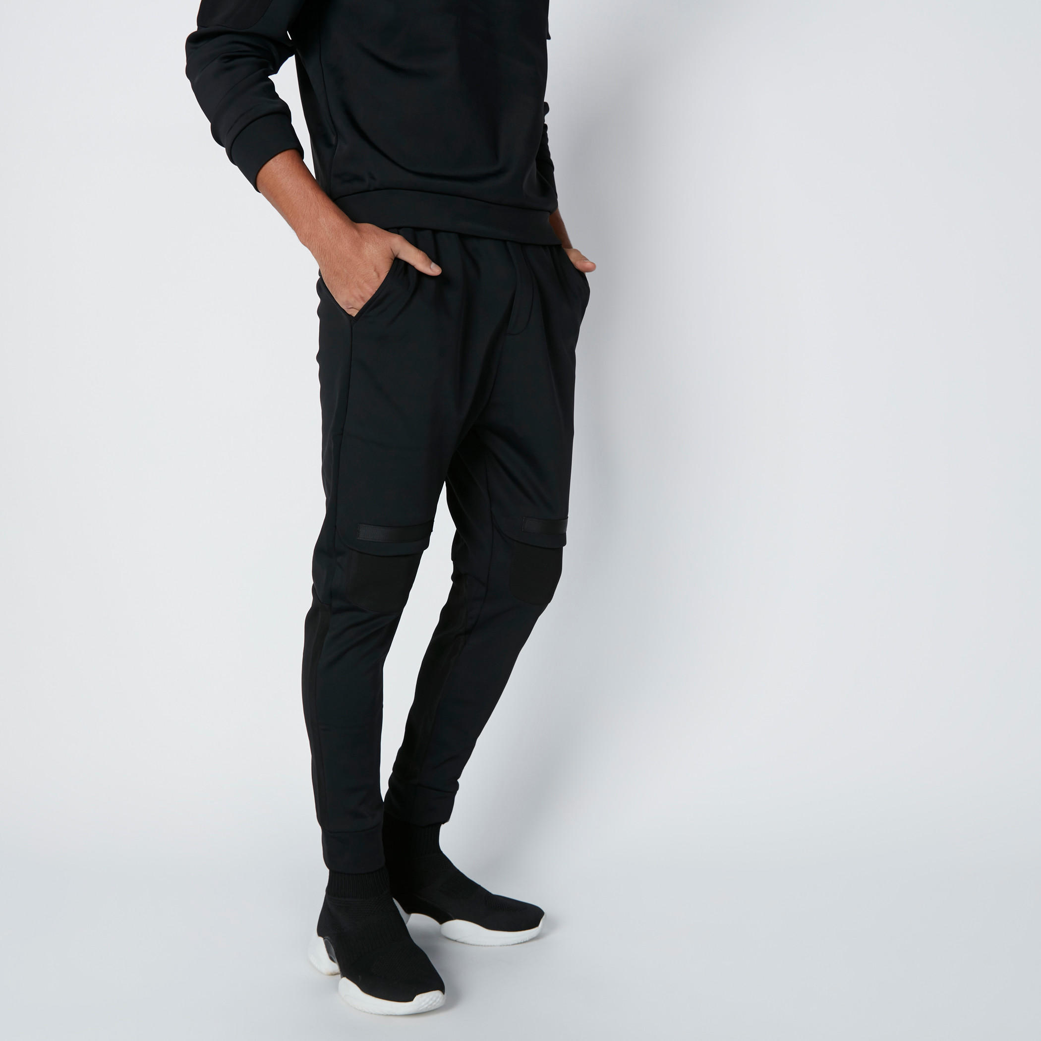 بنطال رياضي بخصر مطّاطي وجيوب-men-clothing-bottoms-joggers-image-4