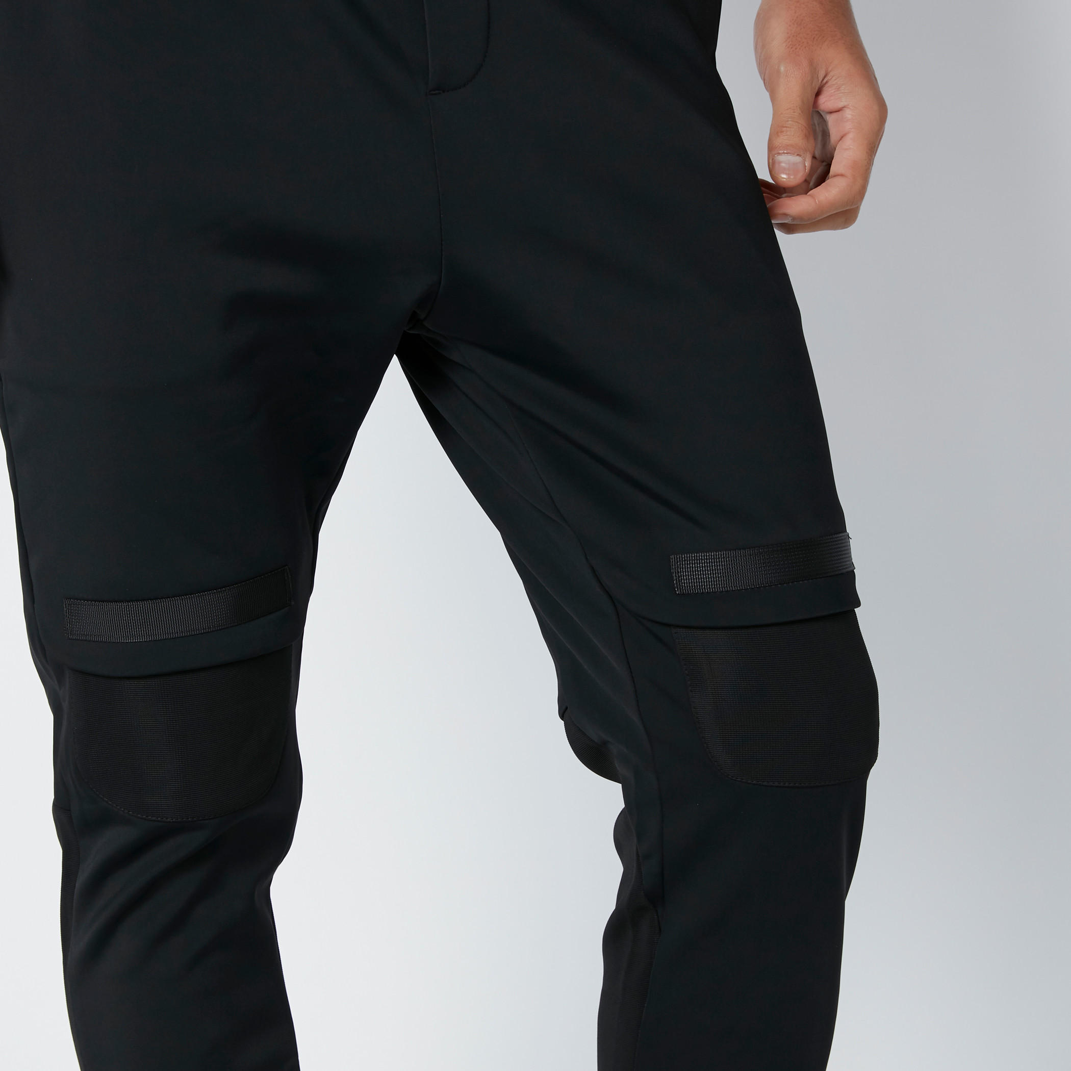بنطال رياضي بخصر مطّاطي وجيوب-men-clothing-bottoms-joggers-image-5