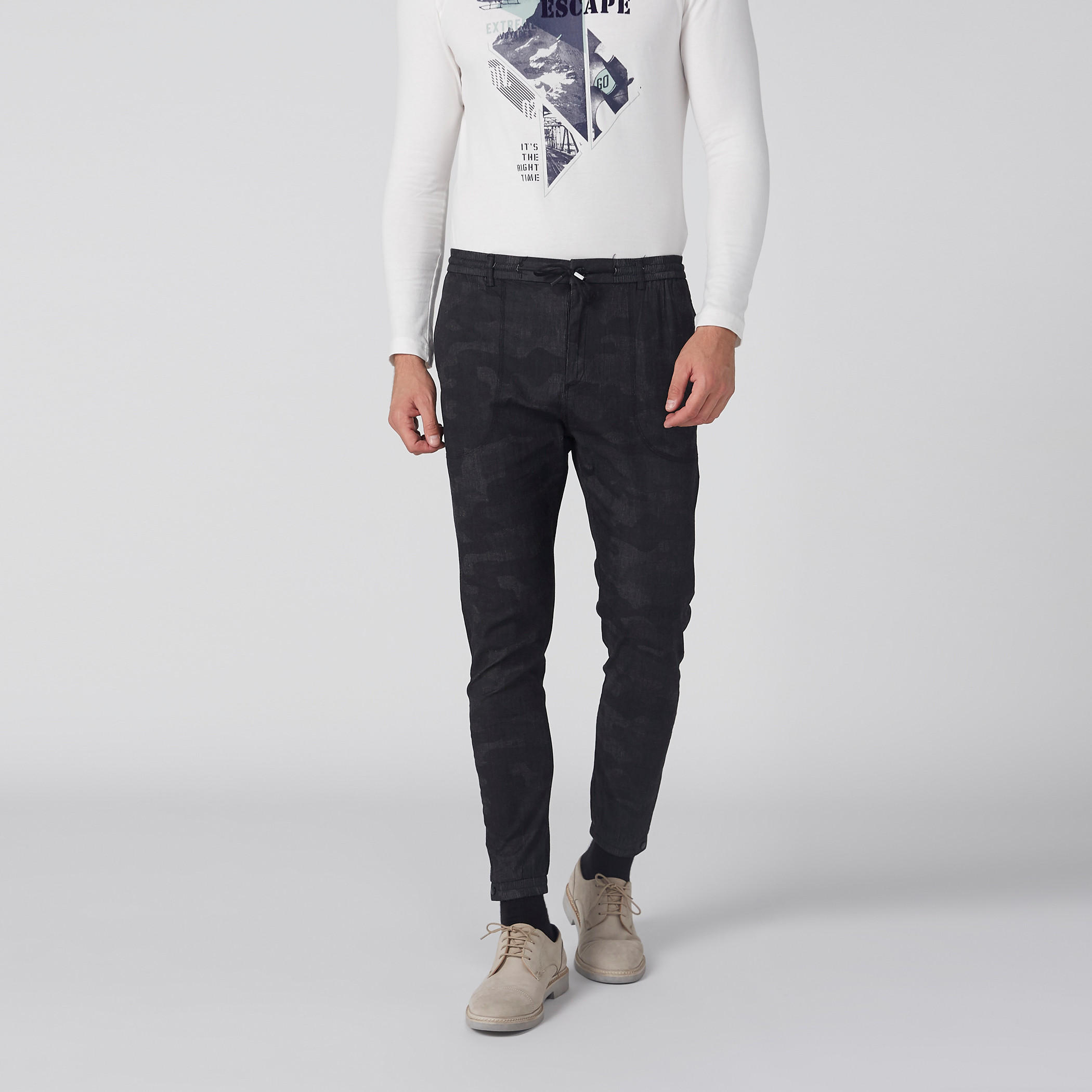 بنطال بجيوب وطبعات مموّهة-men-clothing-bottoms-trousersandchinos-trousers-image-1