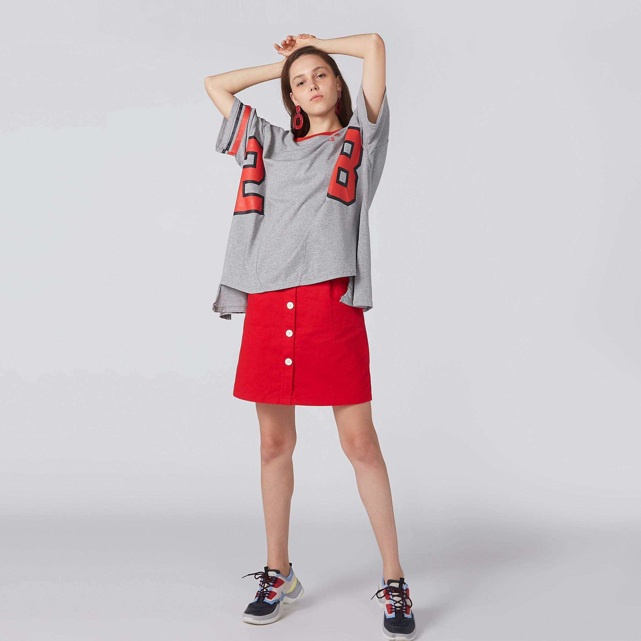 تيشيرت فضفاض بياقة مستديرة وأكمام واسعة وطبعات-women-clothing-tshirts-image-1