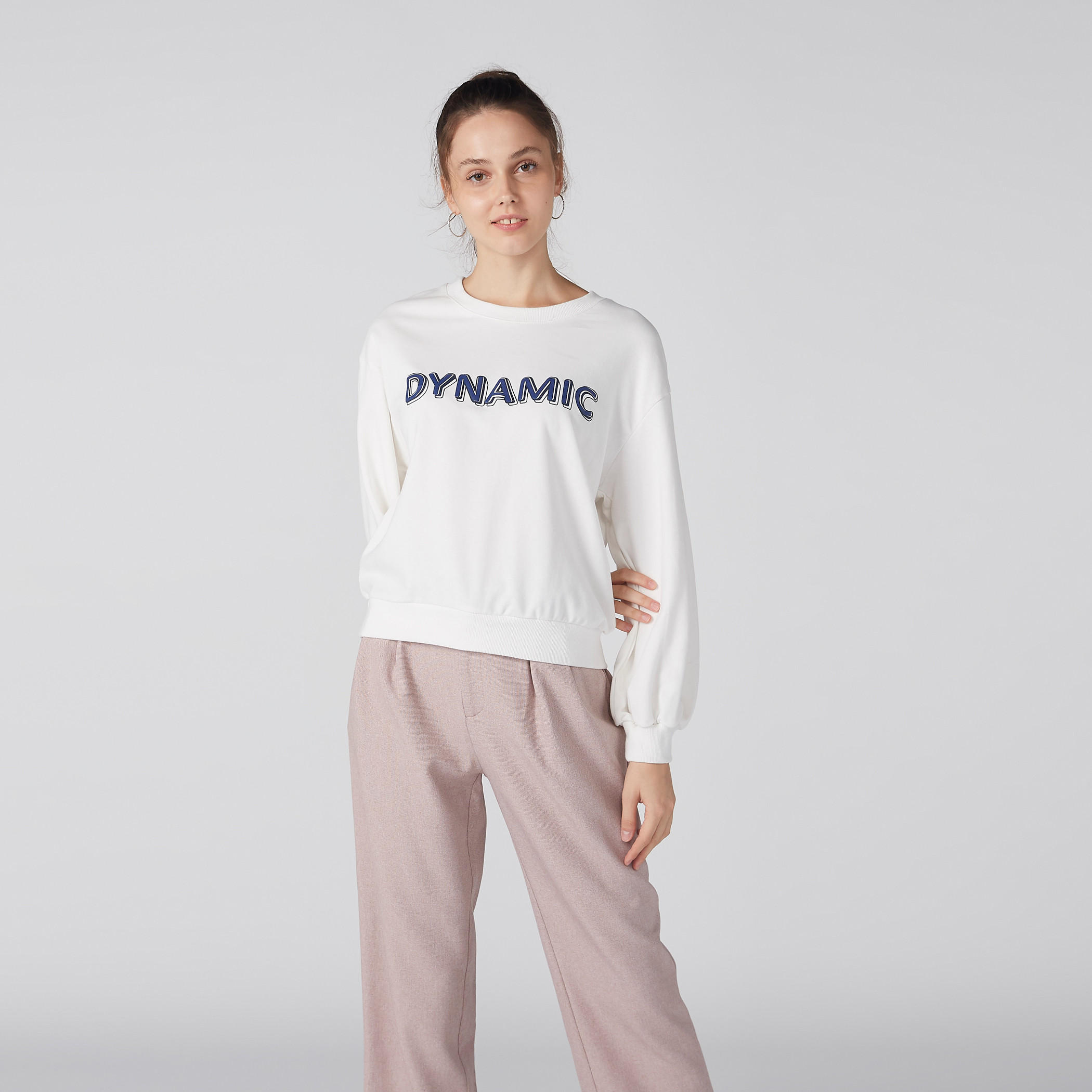 سويت شيرت قصير بياقة مستديرة وأكمام طويلة وطبعات-women-winterwear-hoodiesandsweatshirts-sweatshirts-image-2