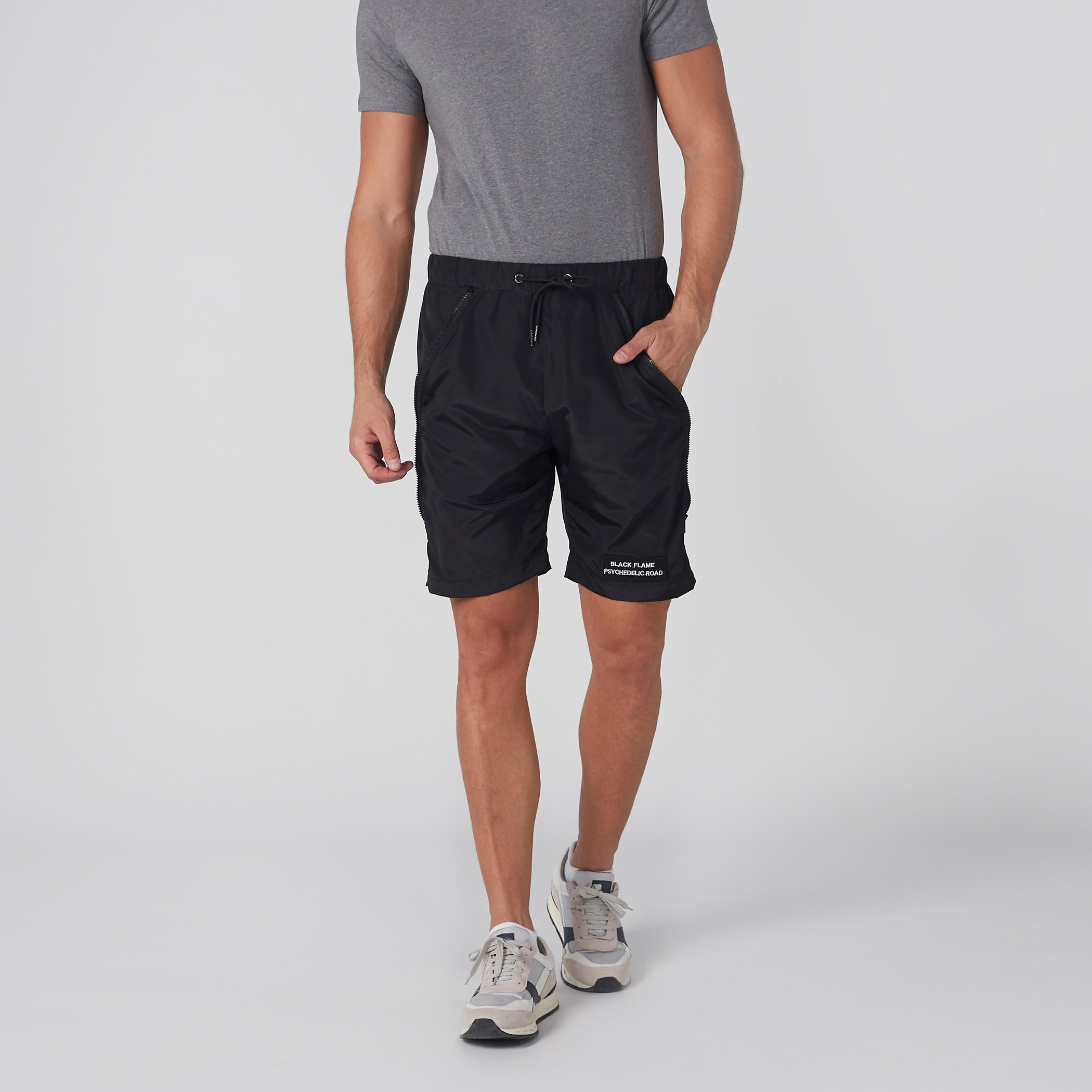 شورت برباط وسحّاب خلفي وجيوب-men-clothing-bottoms-shorts-image-1