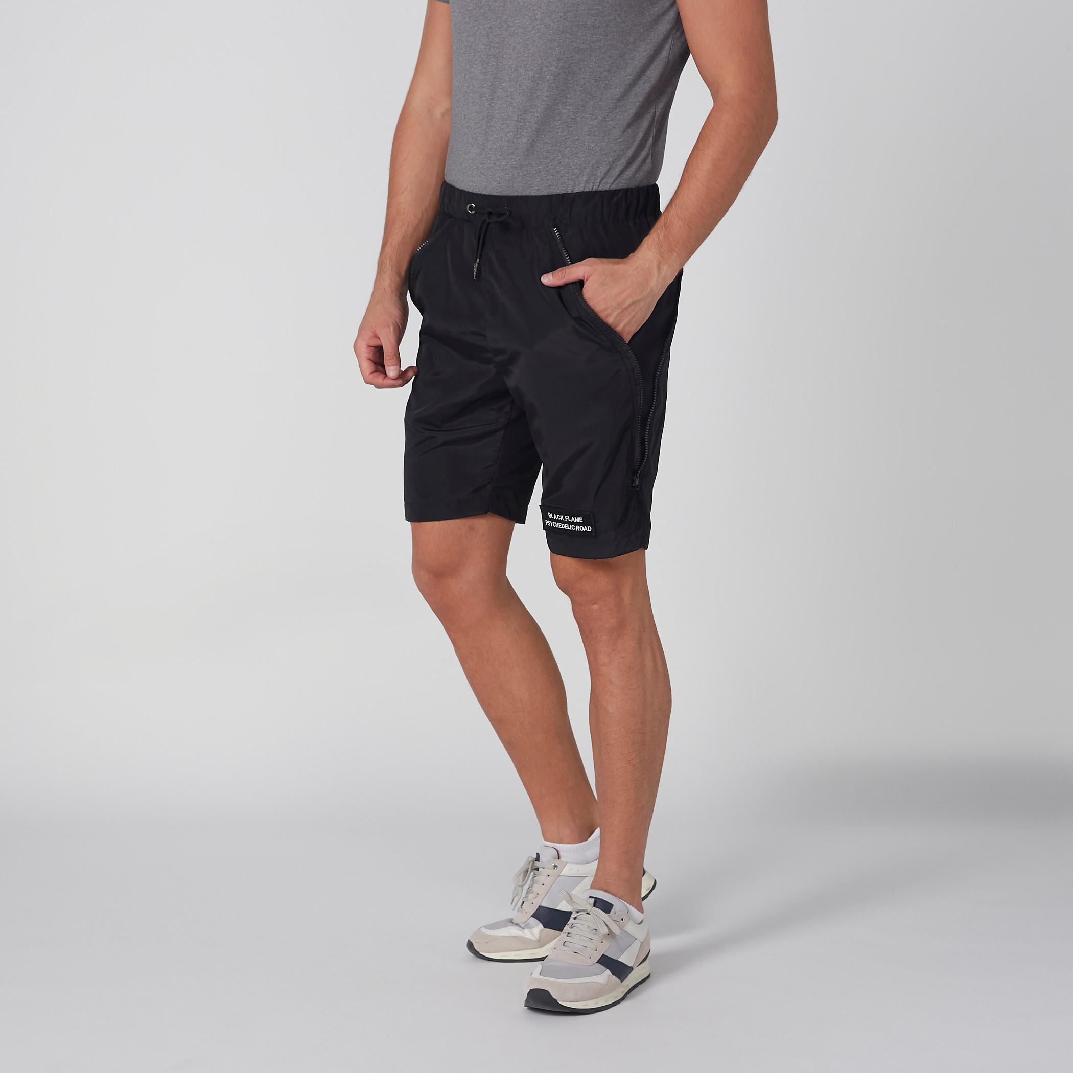 شورت برباط وسحّاب خلفي وجيوب-men-clothing-bottoms-shorts-image-3