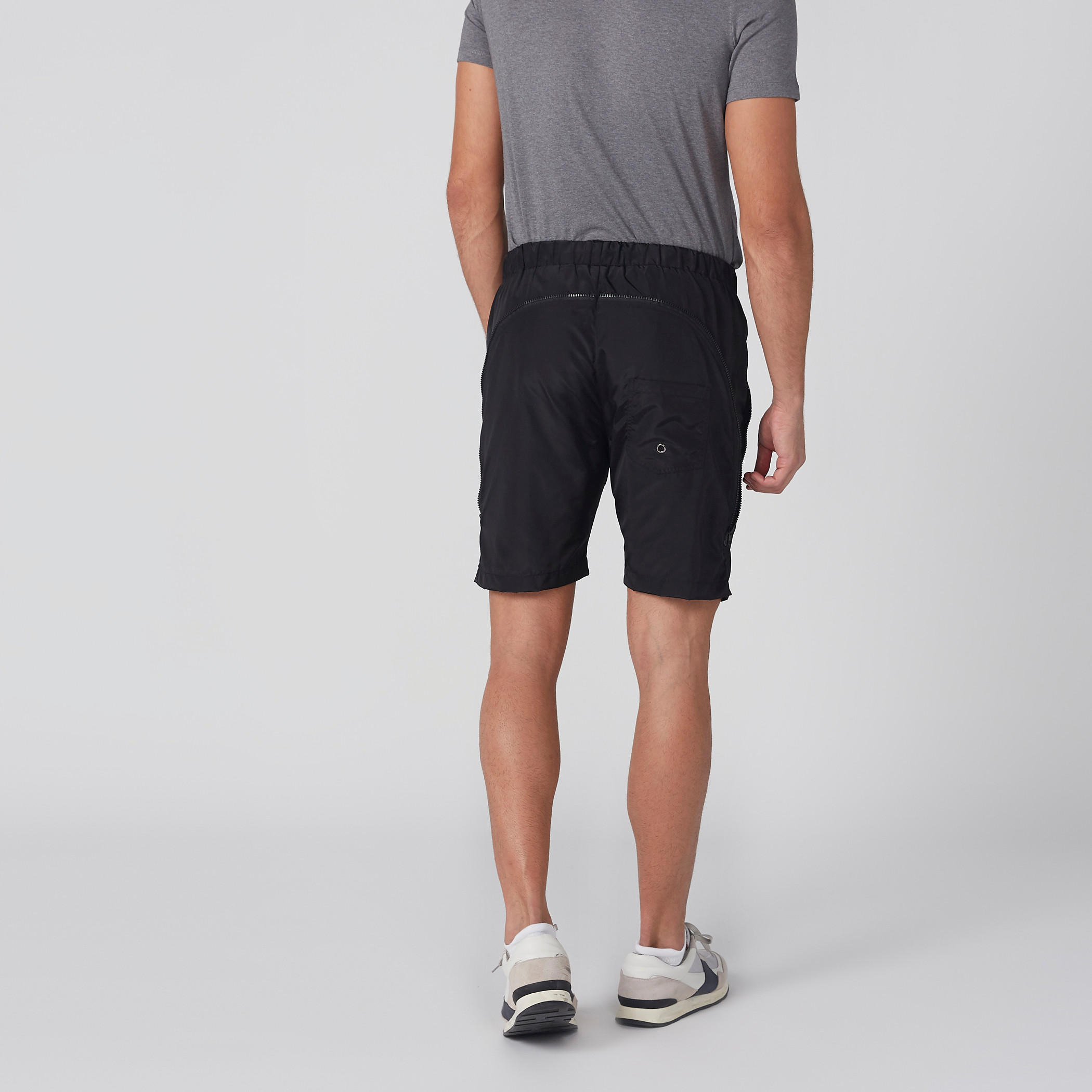 شورت برباط وسحّاب خلفي وجيوب-men-clothing-bottoms-shorts-image-4