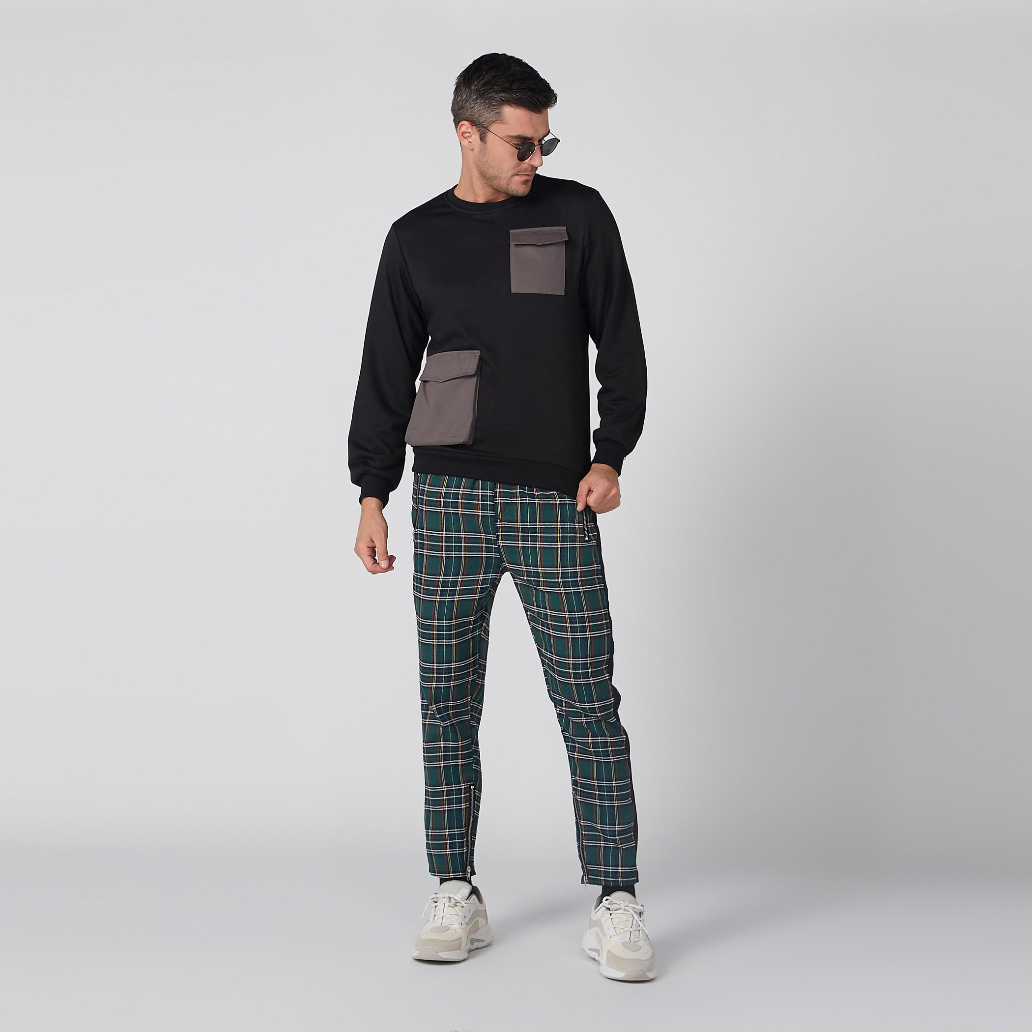 بنطال كاروهات بخصر مطّاطي وجيوب-men-clothing-bottoms-trousersandchinos-trousers-image-2