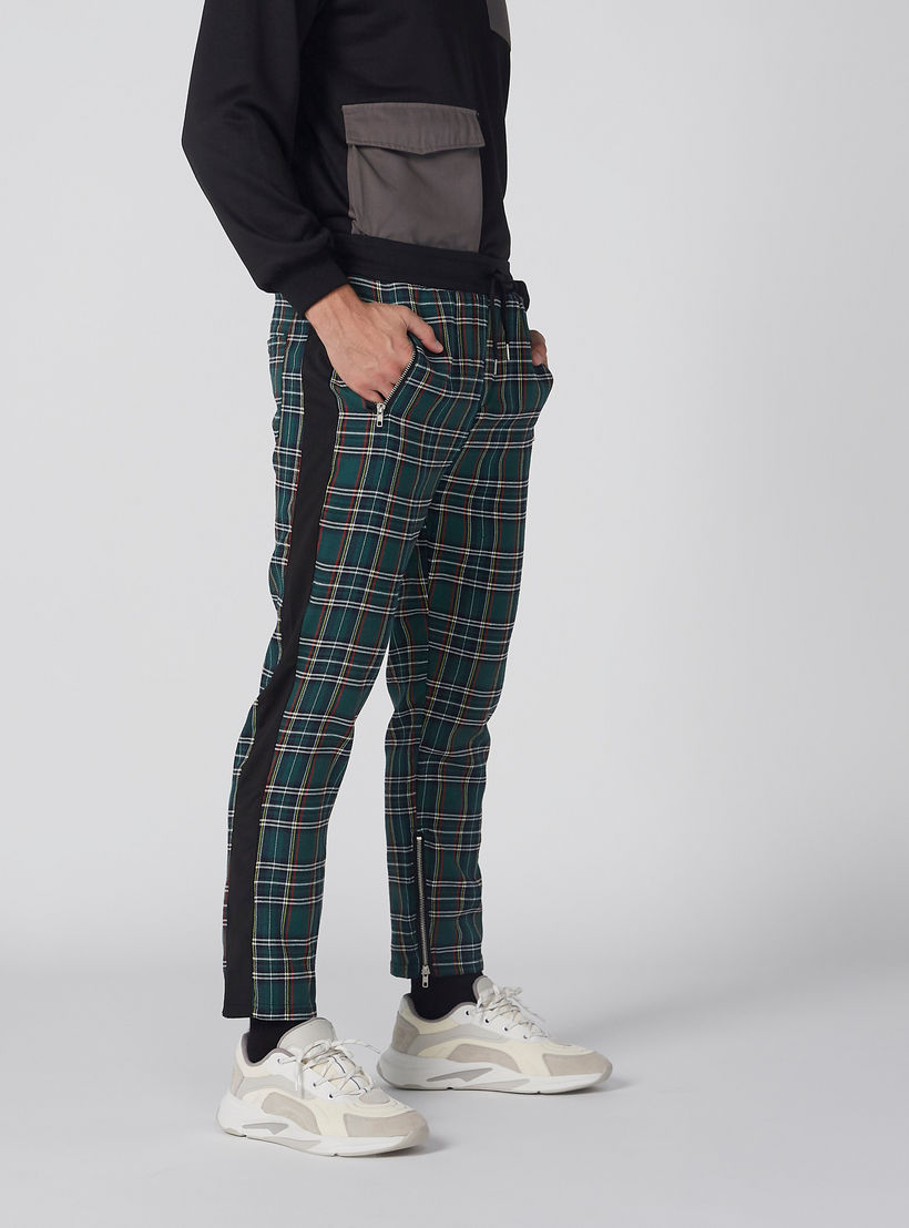 بنطال كاروهات بخصر مطّاطي وجيوب-men-clothing-bottoms-trousersandchinos-trousers-image-3