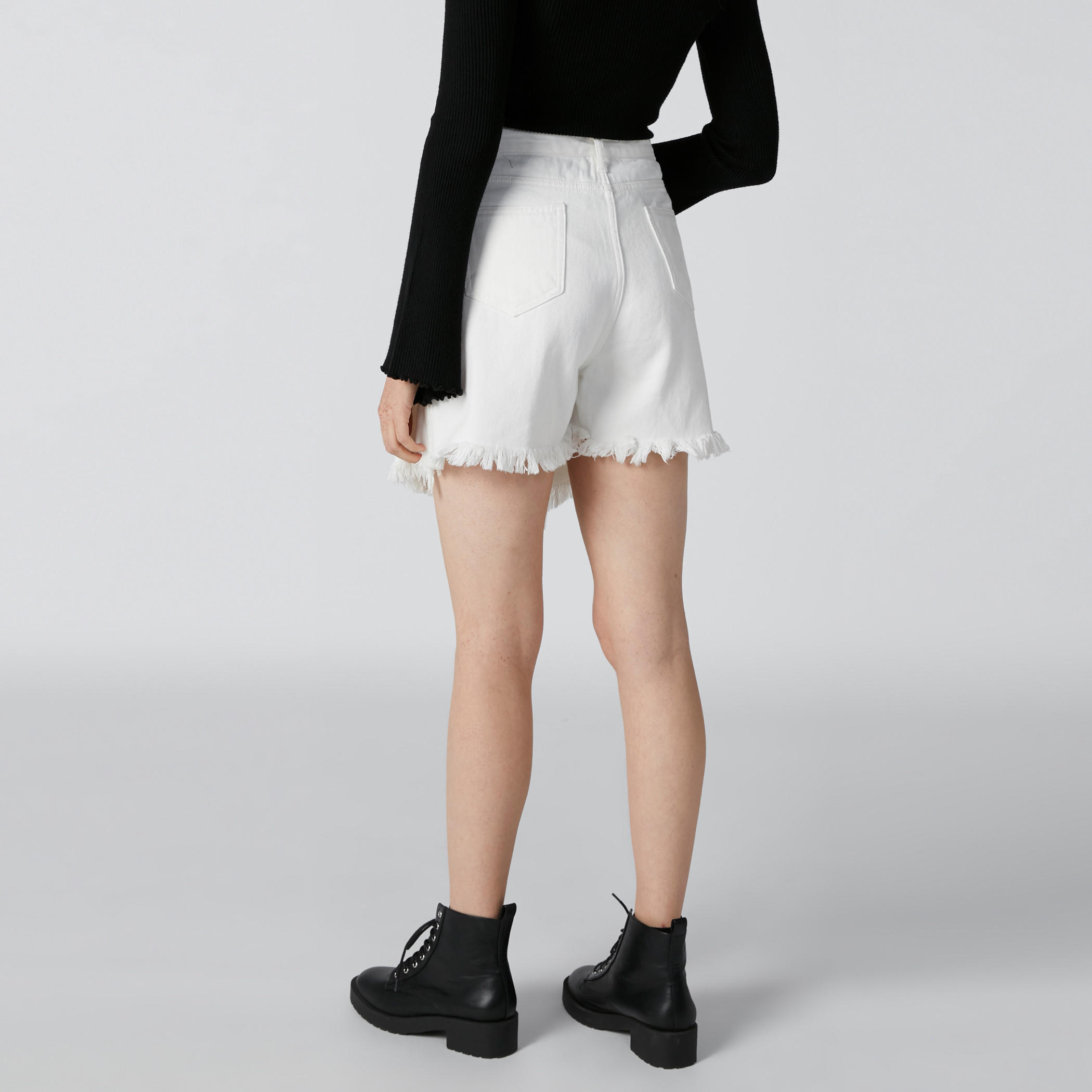 تنورة ميني دينم بزر إغلاق وجيوب-women-clothing-bottoms-shorts-image-2