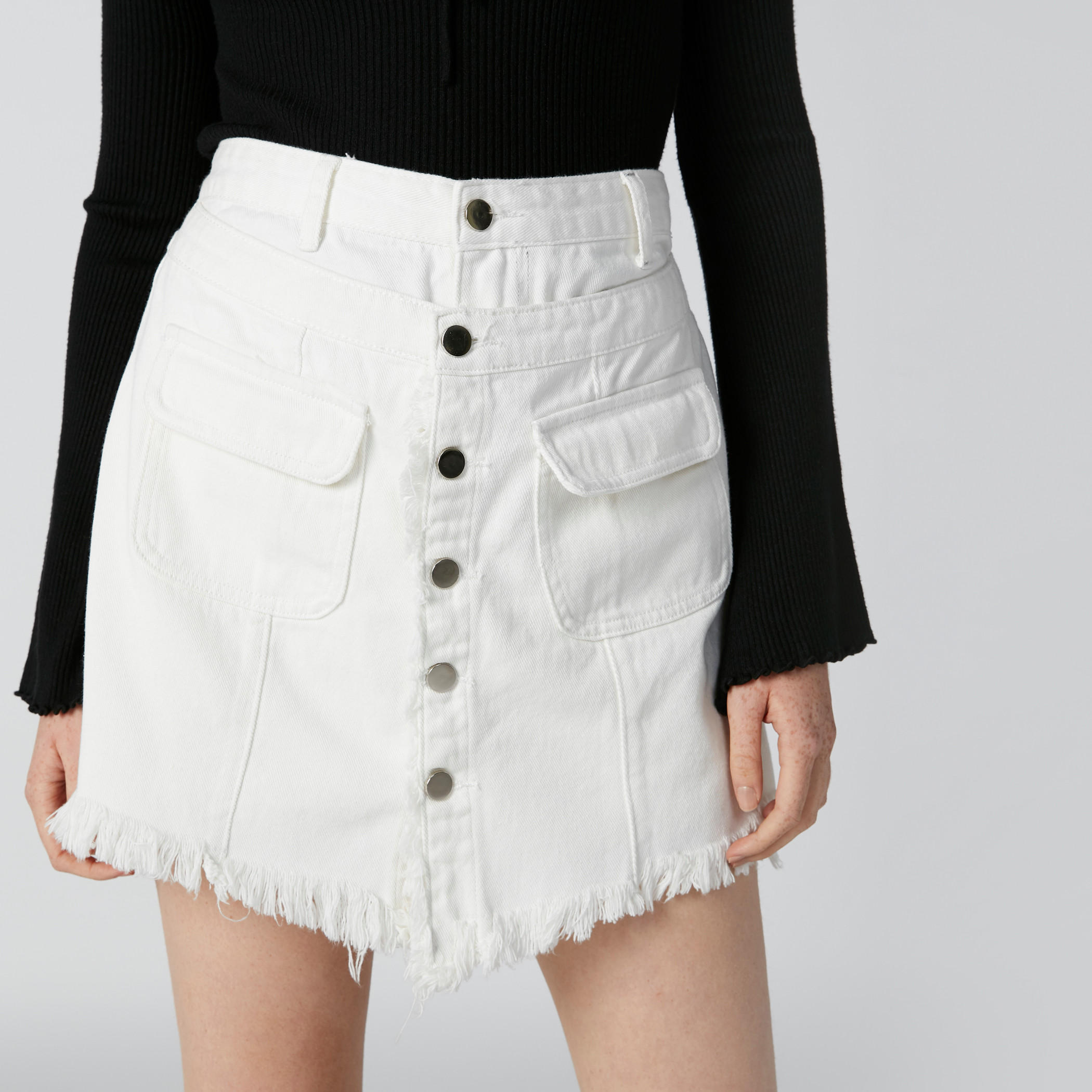 تنورة ميني دينم بزر إغلاق وجيوب-women-clothing-bottoms-shorts-image-4