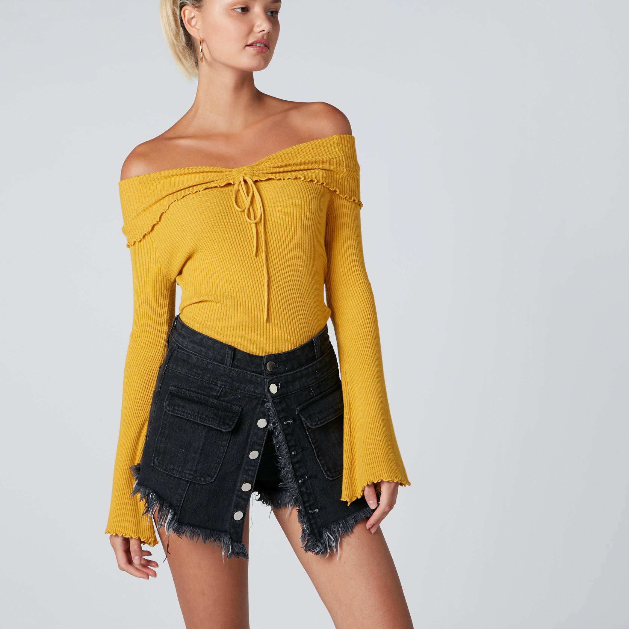 بنطال دينم بجيوب وقصّة عادية وزر إغلاق-women-clothing-bottoms-shorts-image-3