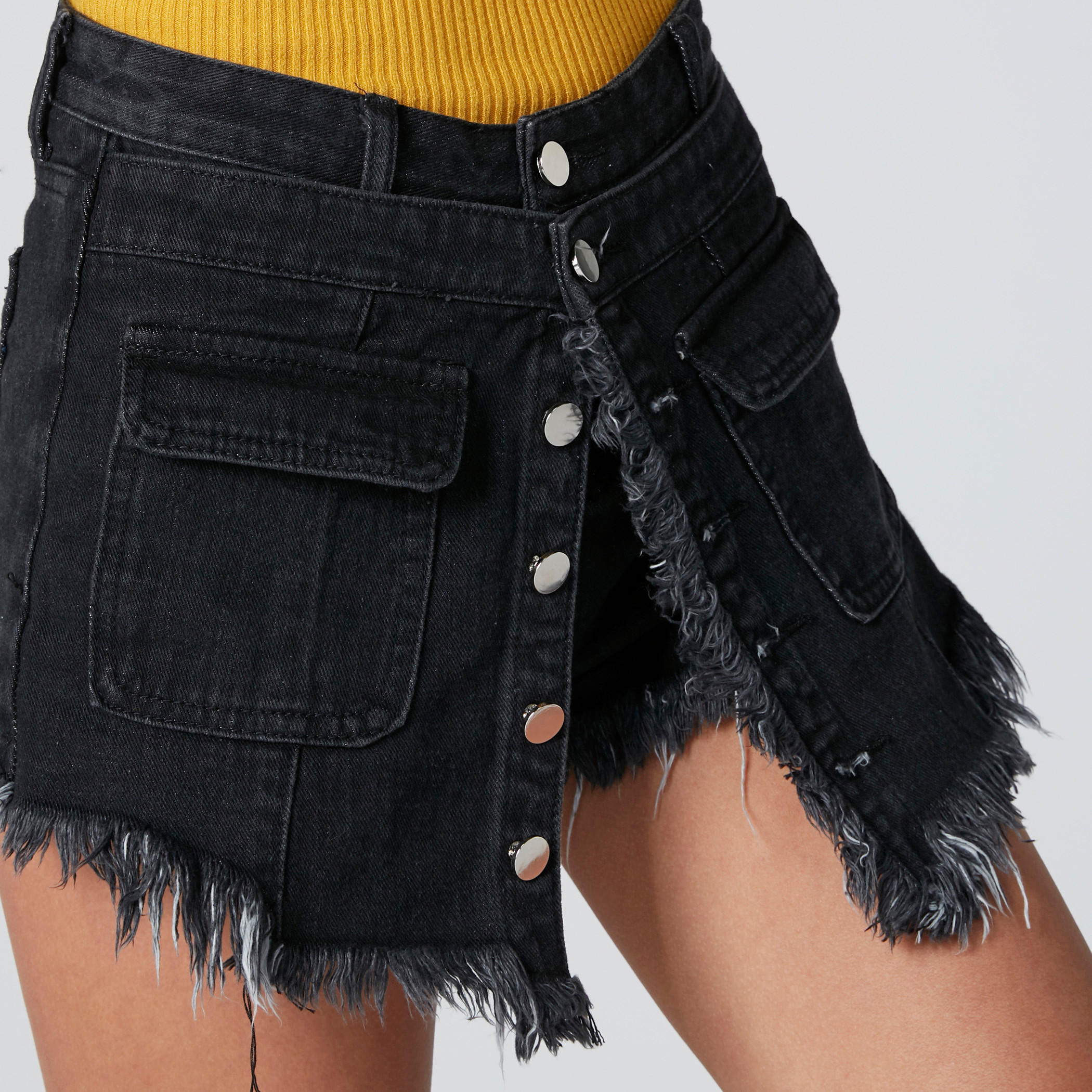 بنطال دينم بجيوب وقصّة عادية وزر إغلاق-women-clothing-bottoms-shorts-image-4