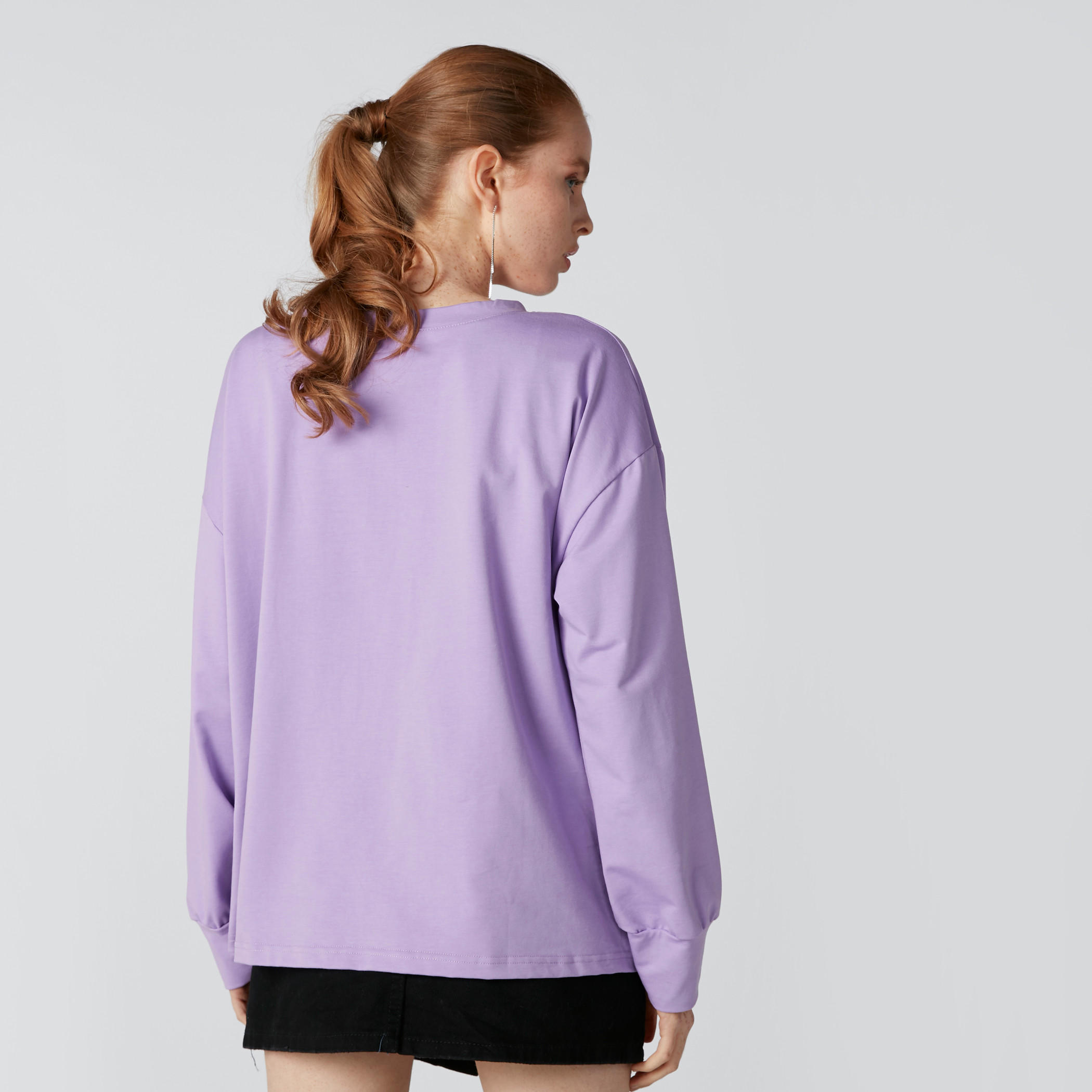 تيشيرت بياقة مستديرة وأكمام طويلة وطبعات-women-clothing-tshirts-image-2