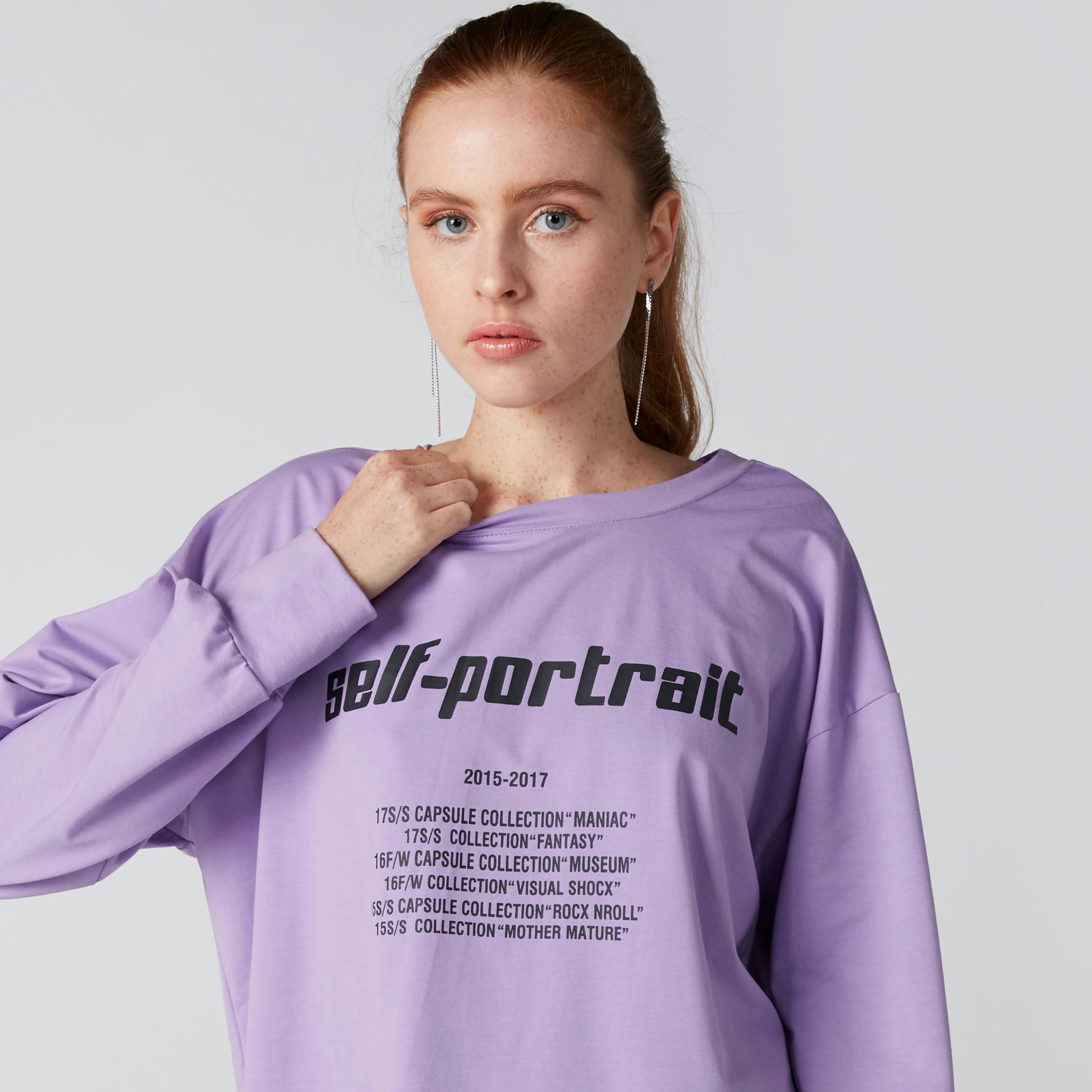 تيشيرت بياقة مستديرة وأكمام طويلة وطبعات-women-clothing-tshirts-image-4